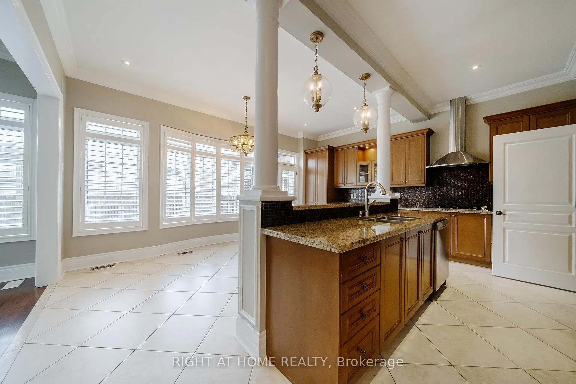Photo 15 of 3353 Skipton Lane, Oakville, Bronte Creek — HOMEH