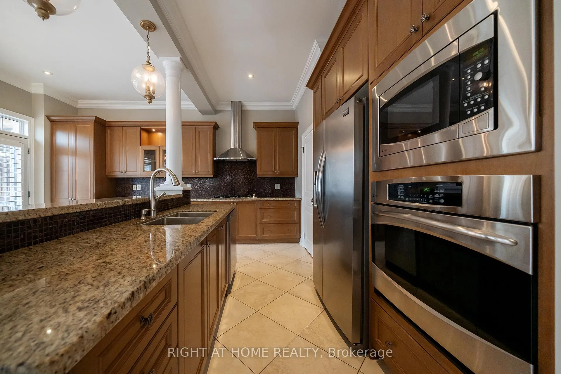 Photo 16 of 3353 Skipton Lane, Oakville, Bronte Creek — HOMEH