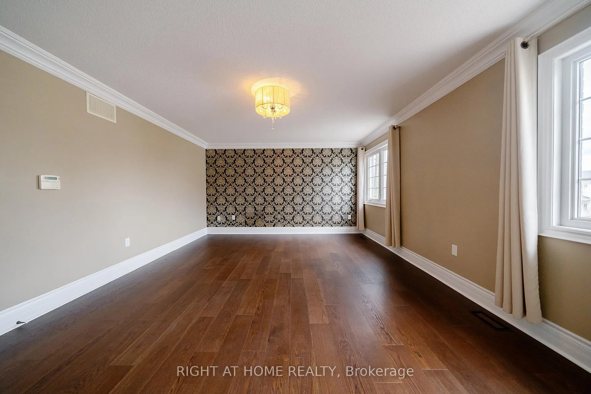 Photo 24 of 3353 Skipton Lane, Oakville, Bronte Creek — HOMEH