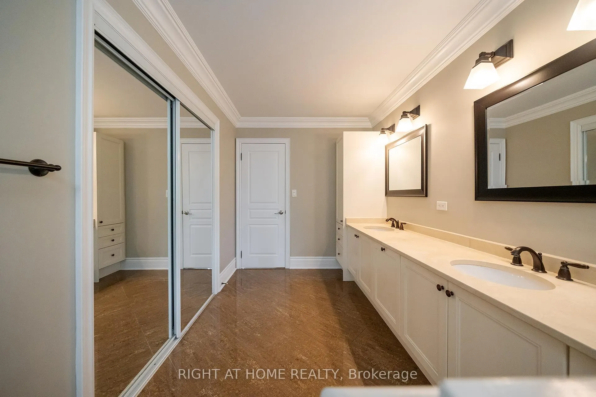 Photo 26 of 3353 Skipton Lane, Oakville, Bronte Creek — HOMEH
