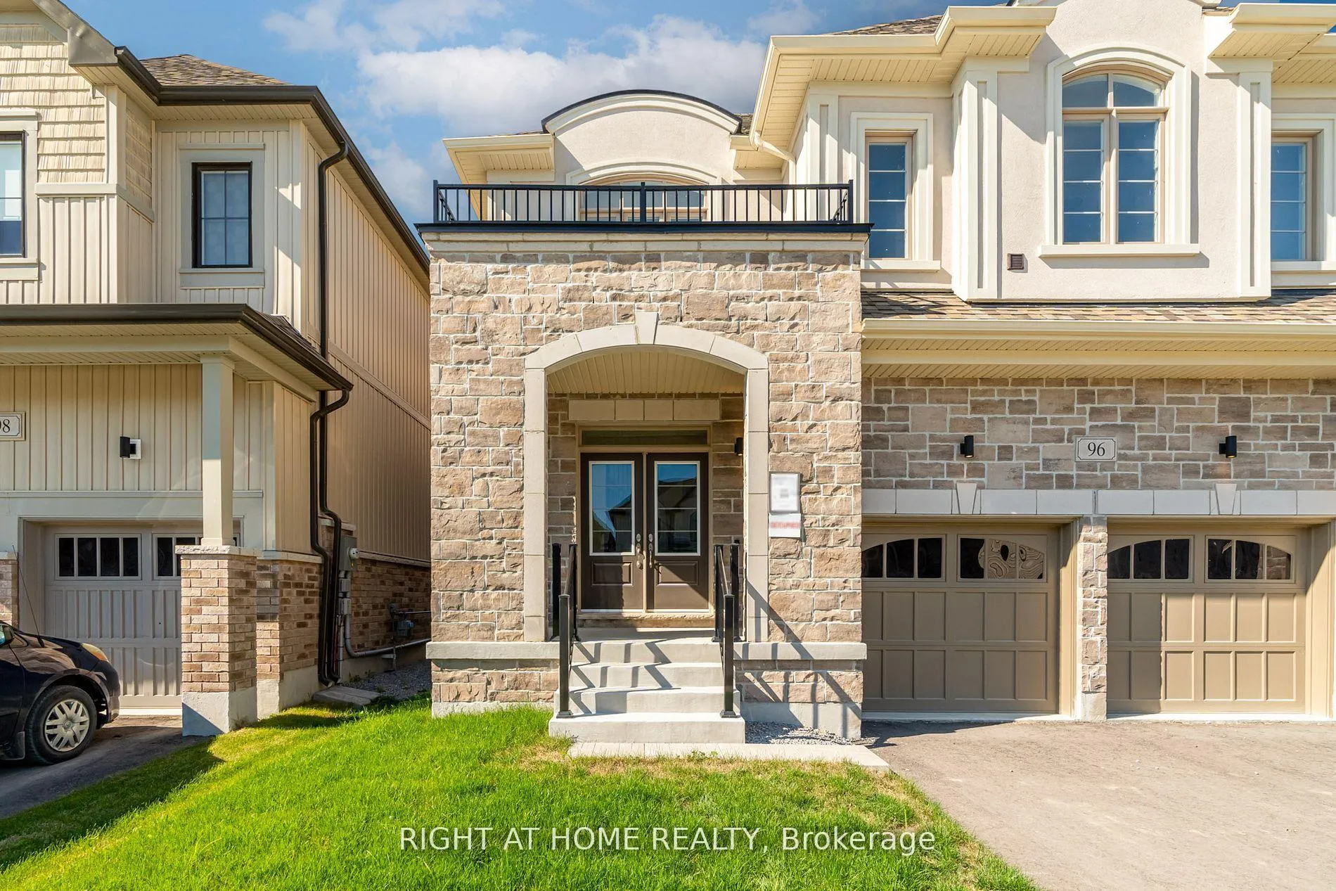 Photo 2 of 96 Connell Drive, Georgina, Keswick North — HOMEH