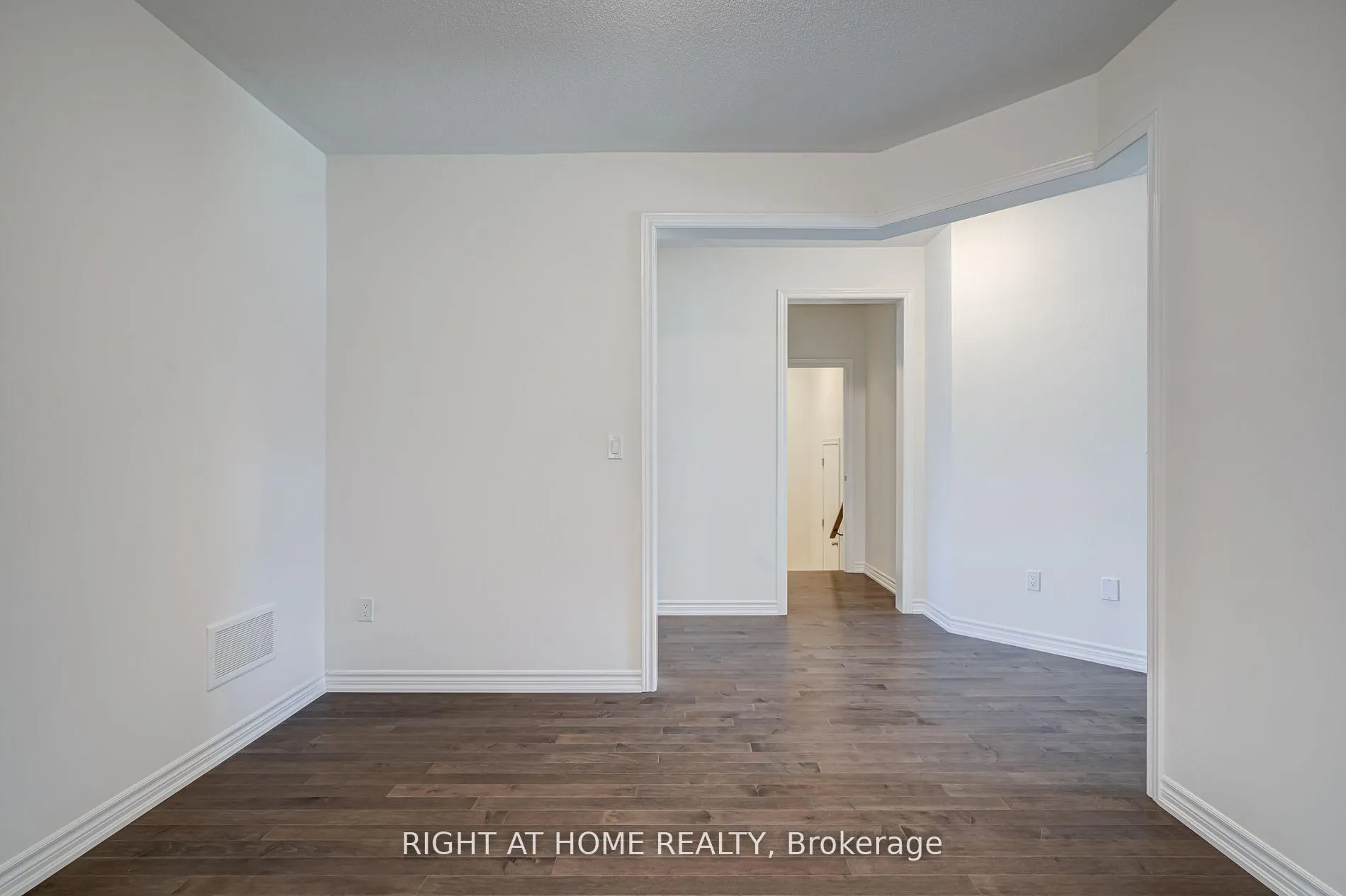 Photo 7 of 96 Connell Drive, Georgina, Keswick North — HOMEH