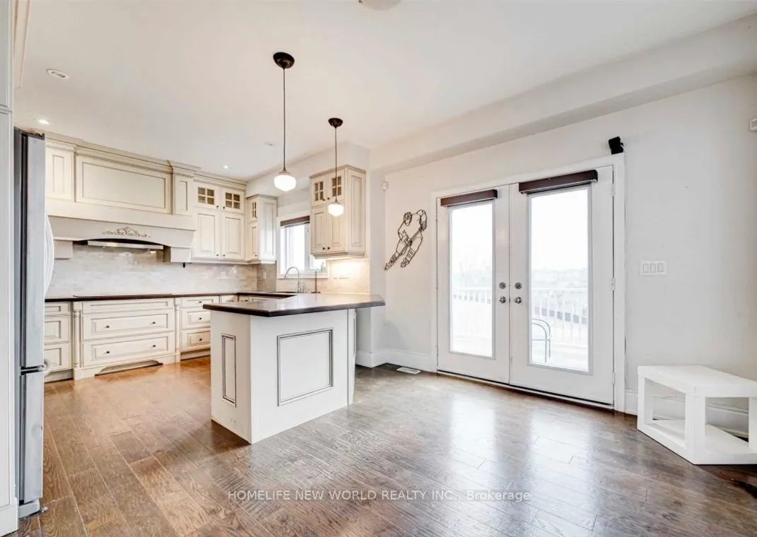 Photo 5 of 83 Kane Crescent, Aurora, Bayview Northeast — HOMEH