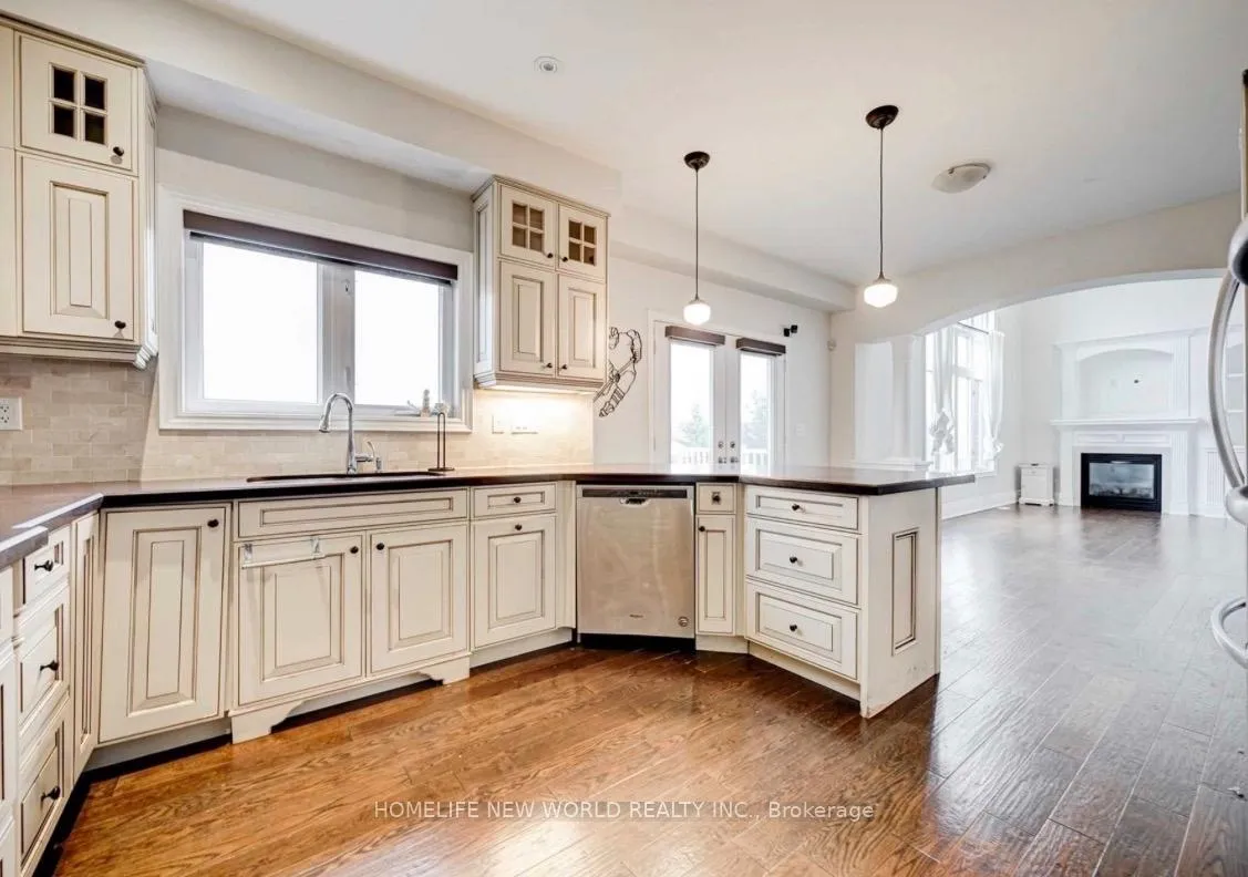 Photo 6 of 83 Kane Crescent, Aurora, Bayview Northeast — HOMEH
