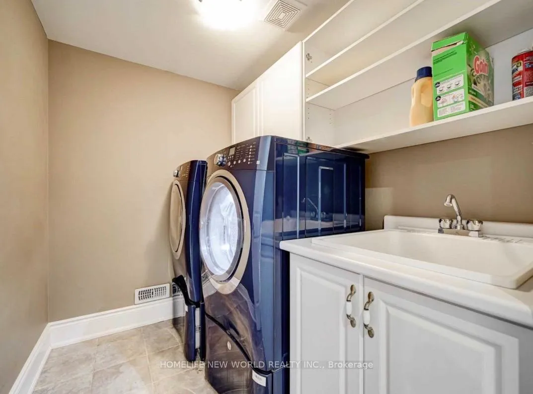Photo 9 of 83 Kane Crescent, Aurora, Bayview Northeast — HOMEH
