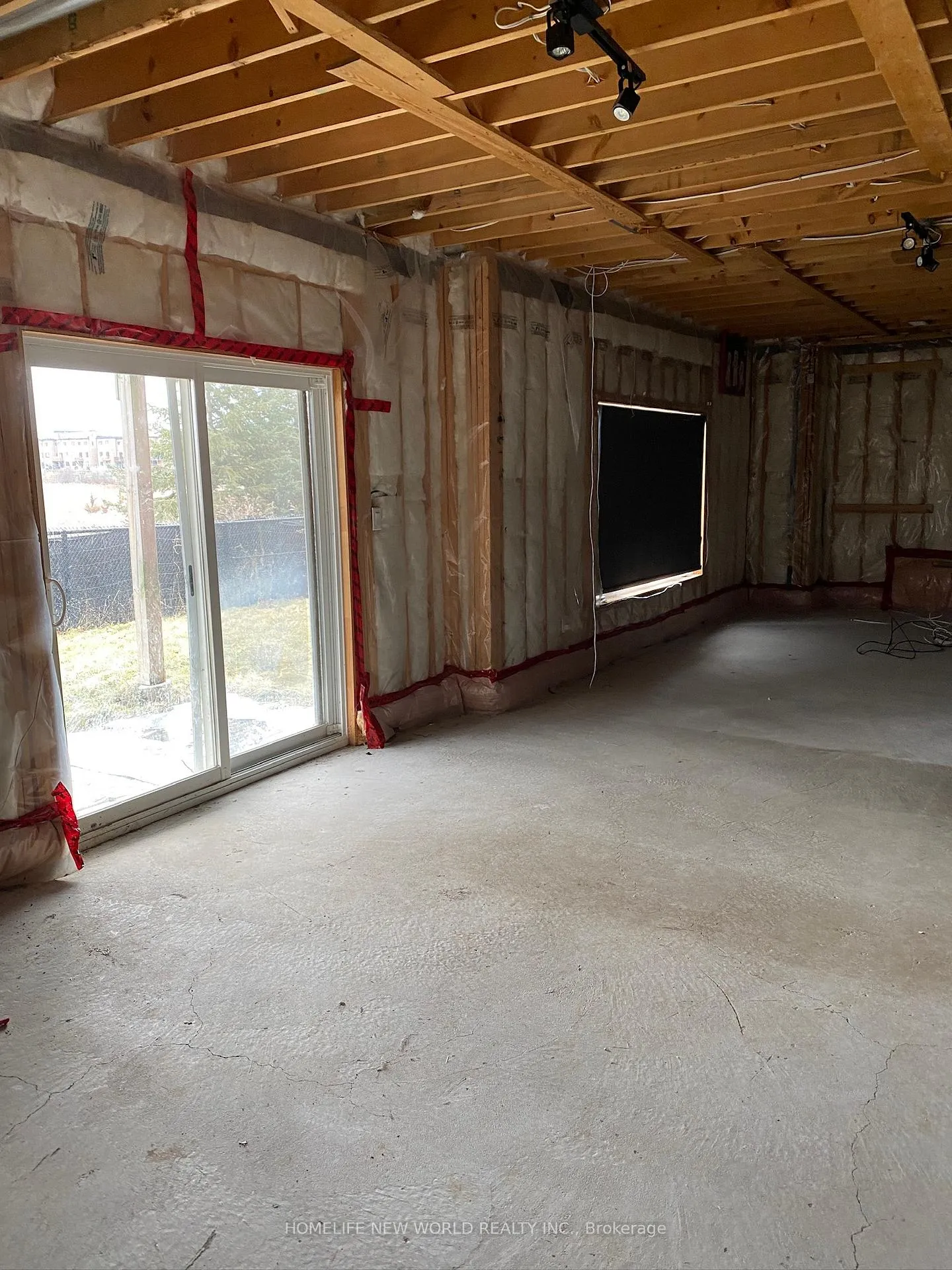 Photo 11 of 83 Kane Crescent, Aurora, Bayview Northeast — HOMEH