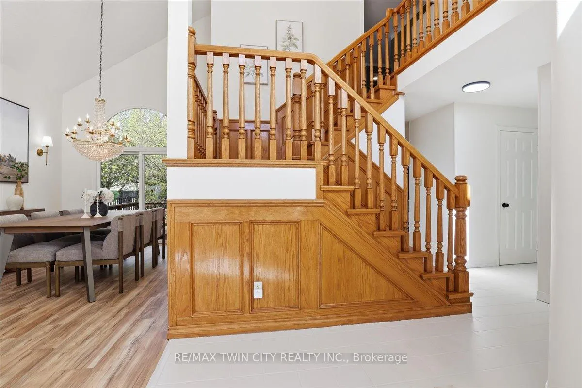 Photo 3 of 26 Robertson Crescent, Waterloo — HOMEH