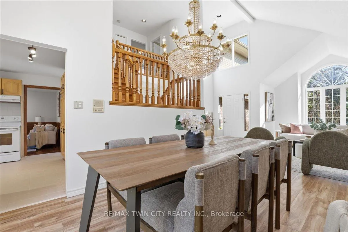 Photo 8 of 26 Robertson Crescent, Waterloo — HOMEH