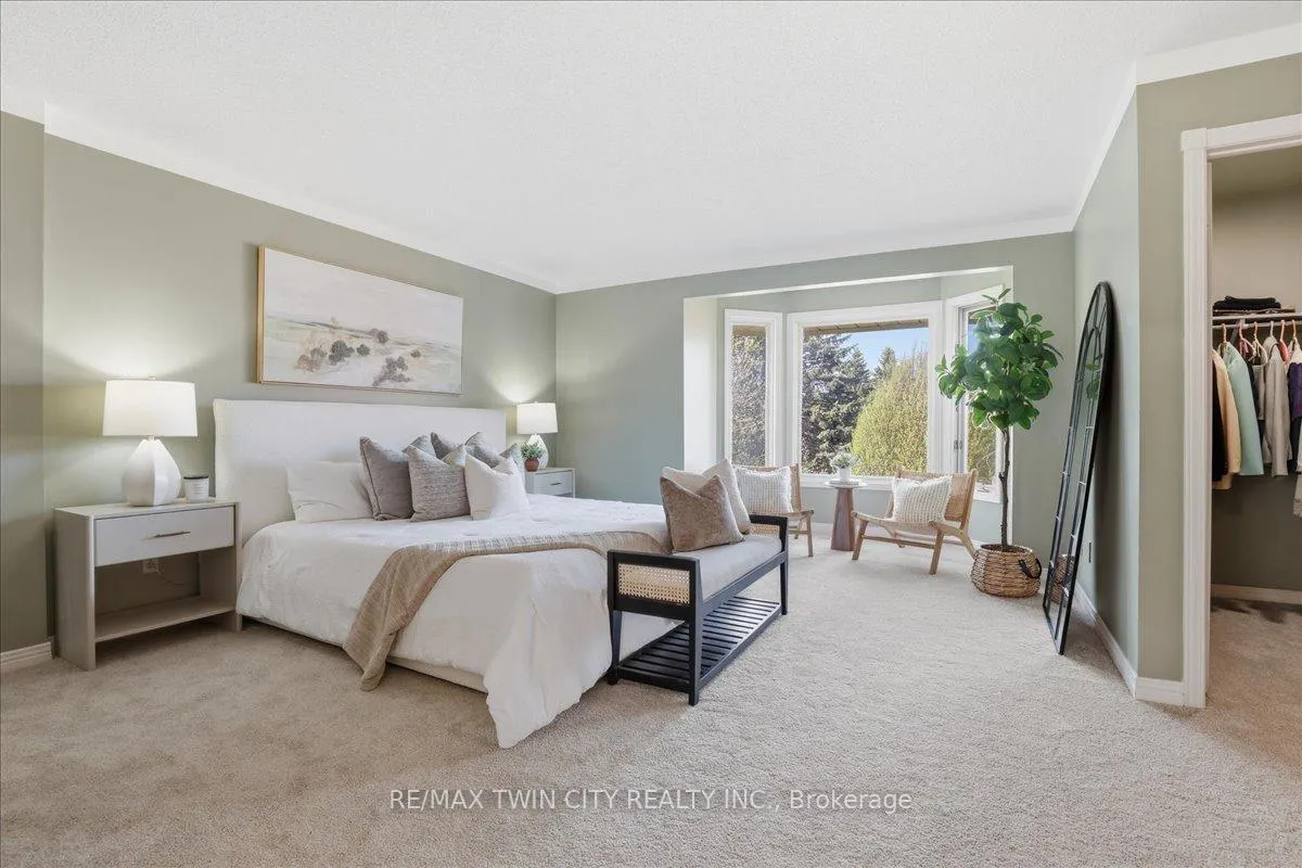 Photo 16 of 26 Robertson Crescent, Waterloo — HOMEH