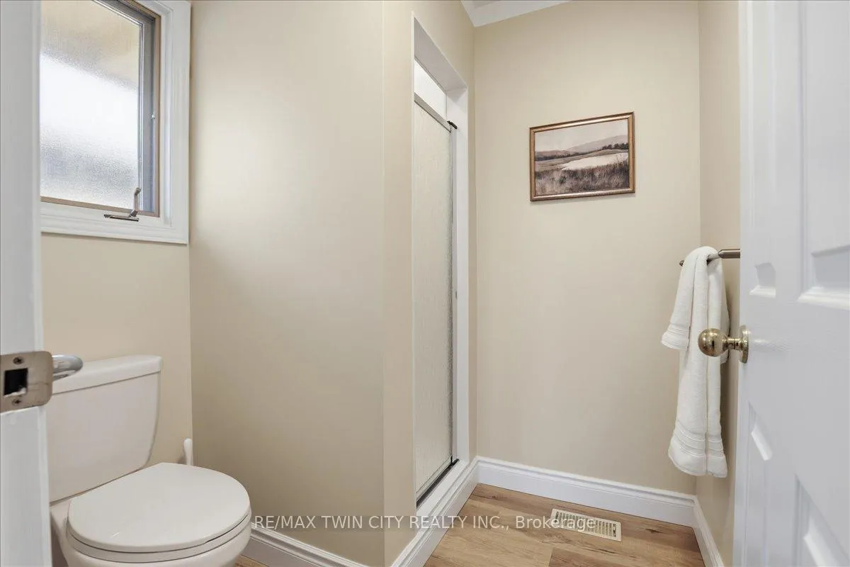 Photo 20 of 26 Robertson Crescent, Waterloo — HOMEH