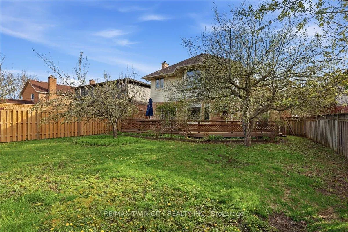 Photo 32 of 26 Robertson Crescent, Waterloo — HOMEH