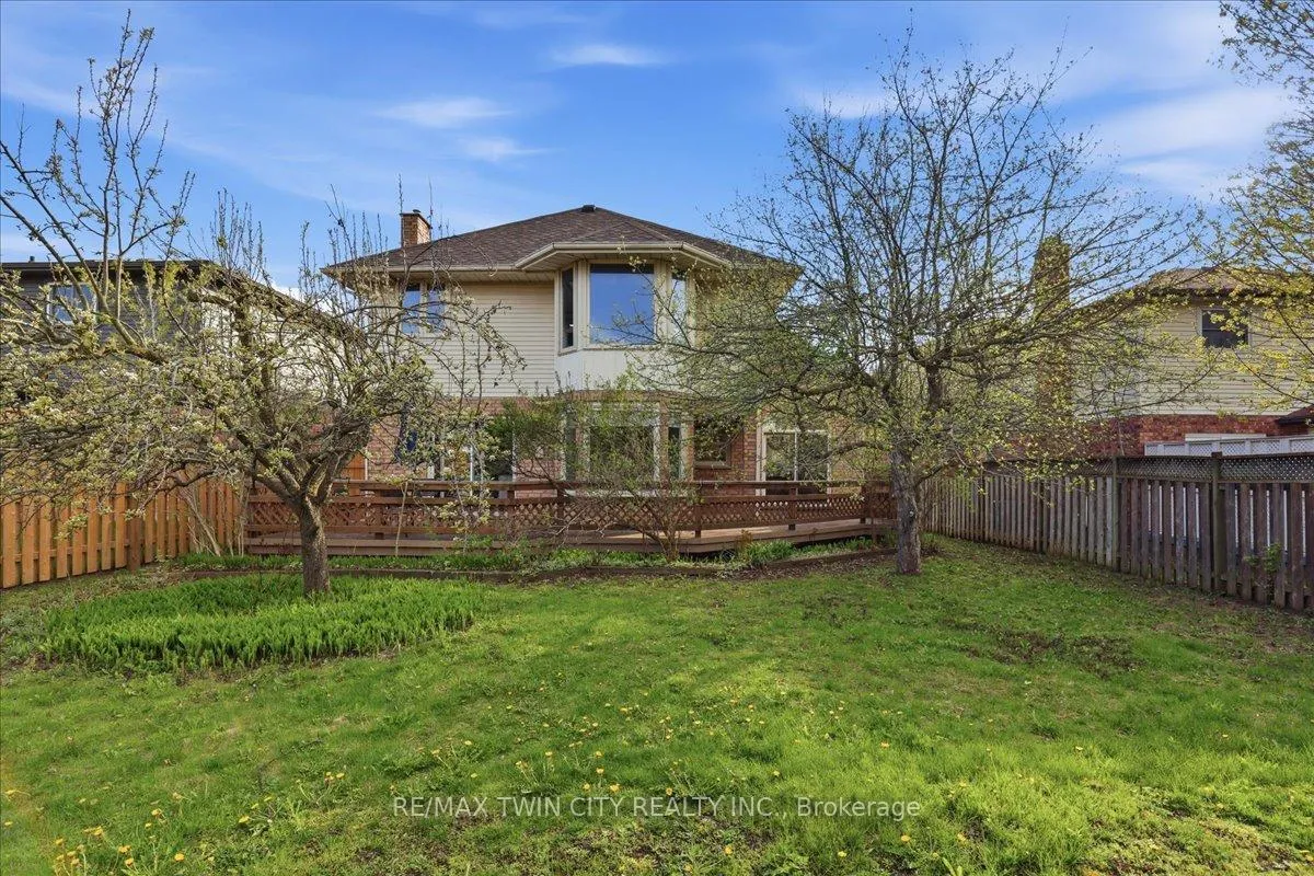 Photo 33 of 26 Robertson Crescent, Waterloo — HOMEH