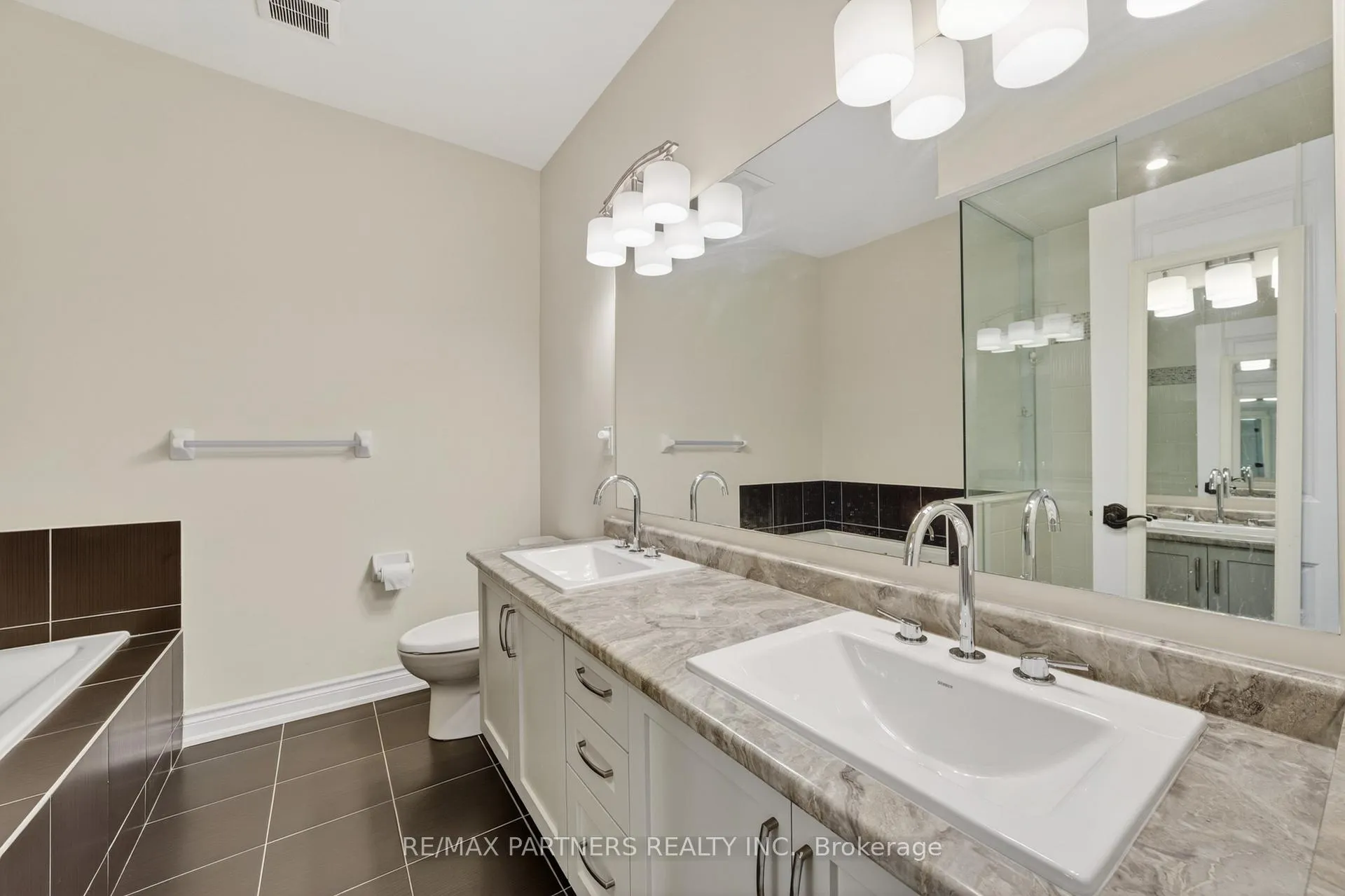 Photo 25 of 3 Fernhill Lane, Markham, Angus Glen — HOMEH
