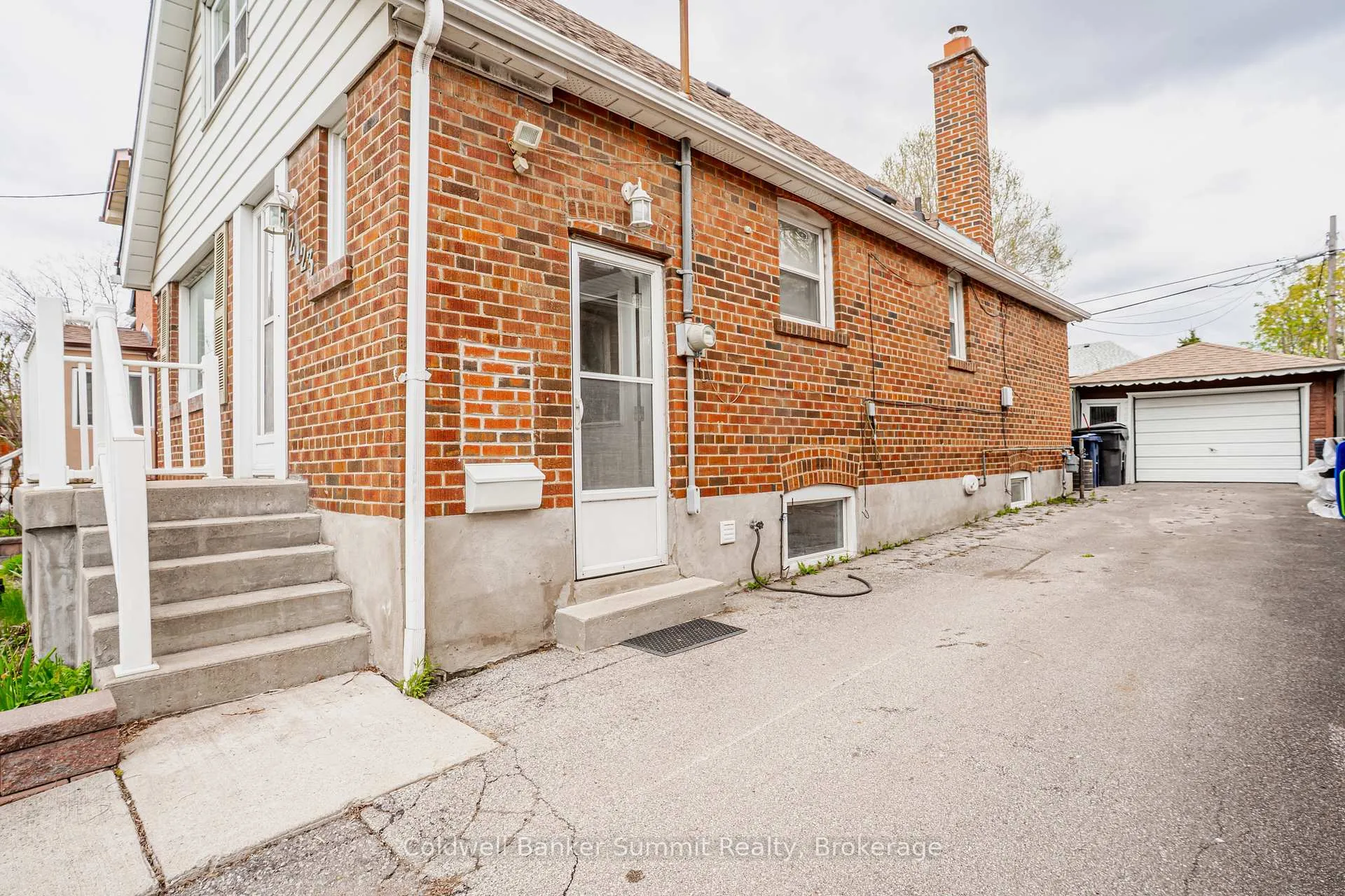 Photo 3 of 2123 Keele Street, North York, Beechborough-Greenbrook — HOMEH