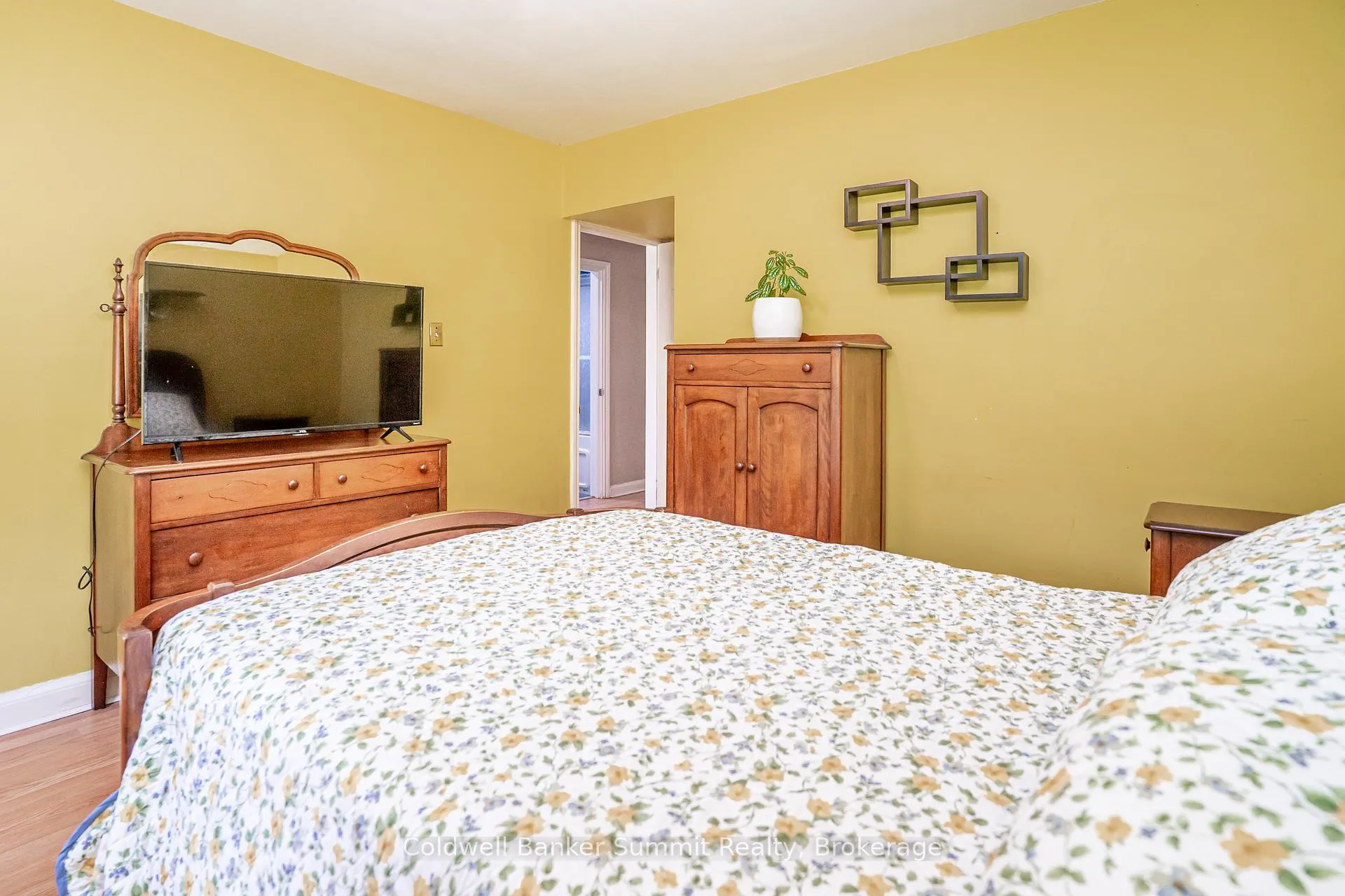 Photo 20 of 2123 Keele Street, North York, Beechborough-Greenbrook — HOMEH