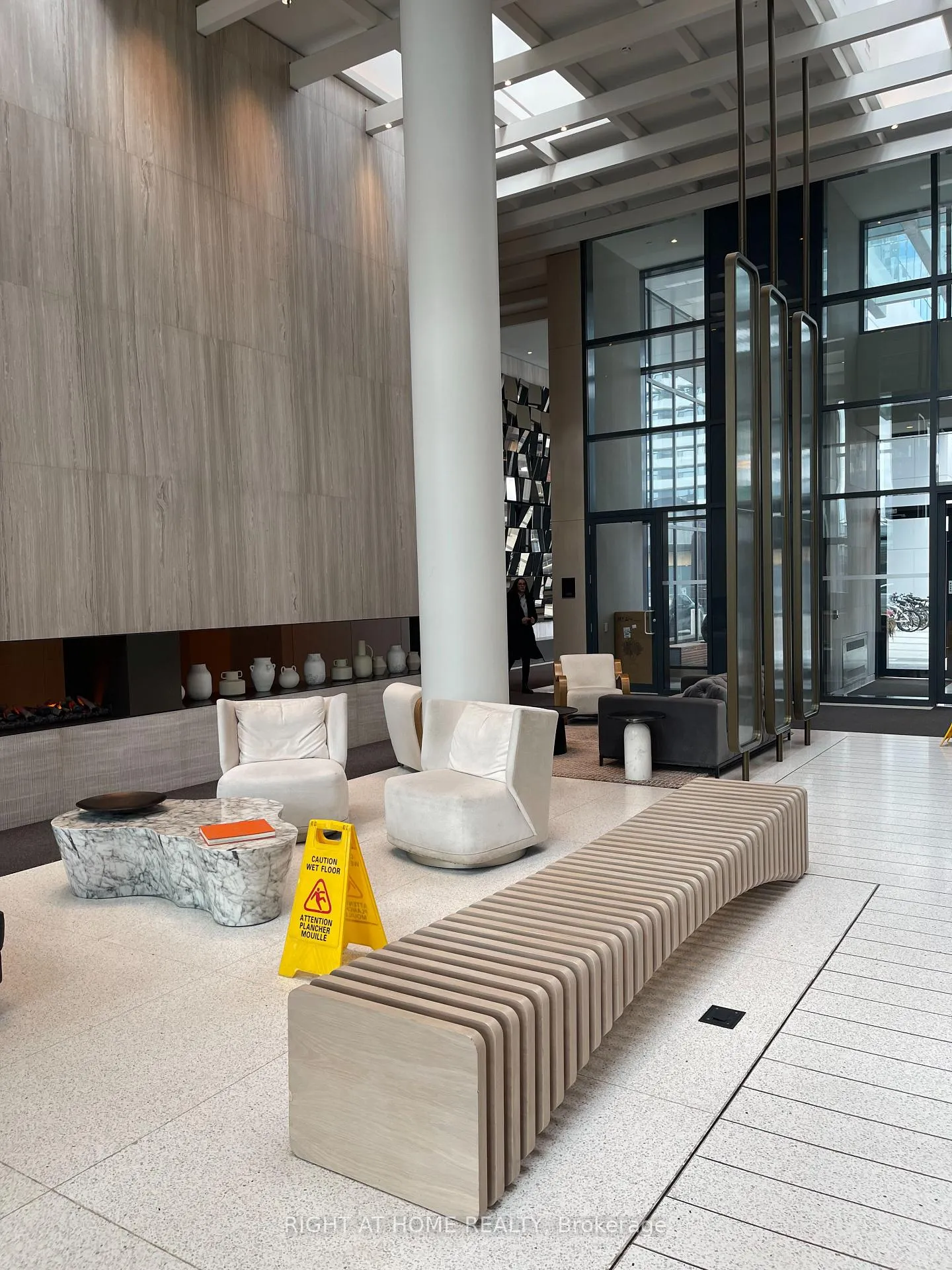 Photo 4 of Unit 5010, 225 Commerce Street, Vaughan, Vaughan Corporate Centre — HOMEH