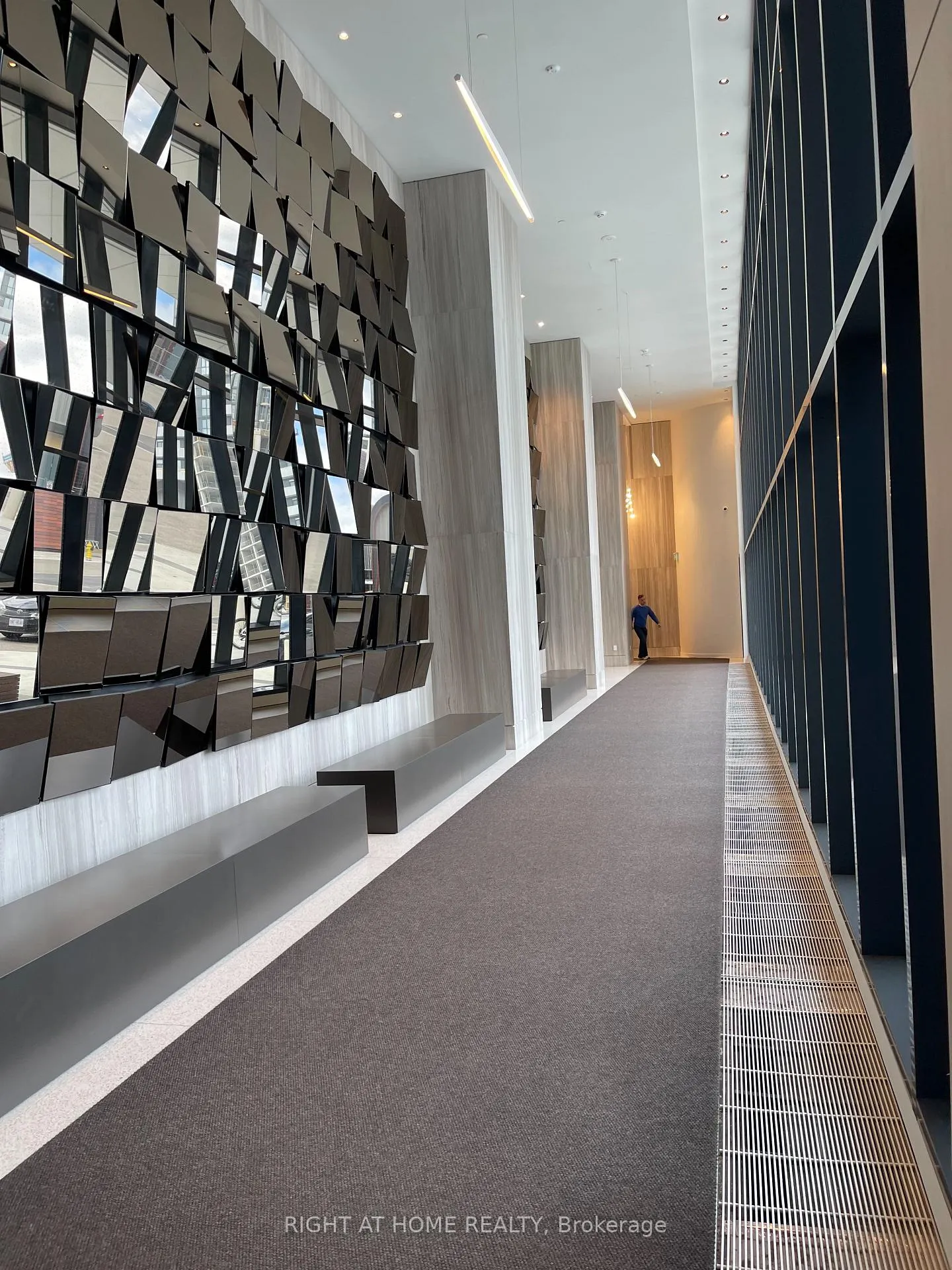 Photo 5 of Unit 5010, 225 Commerce Street, Vaughan, Vaughan Corporate Centre — HOMEH