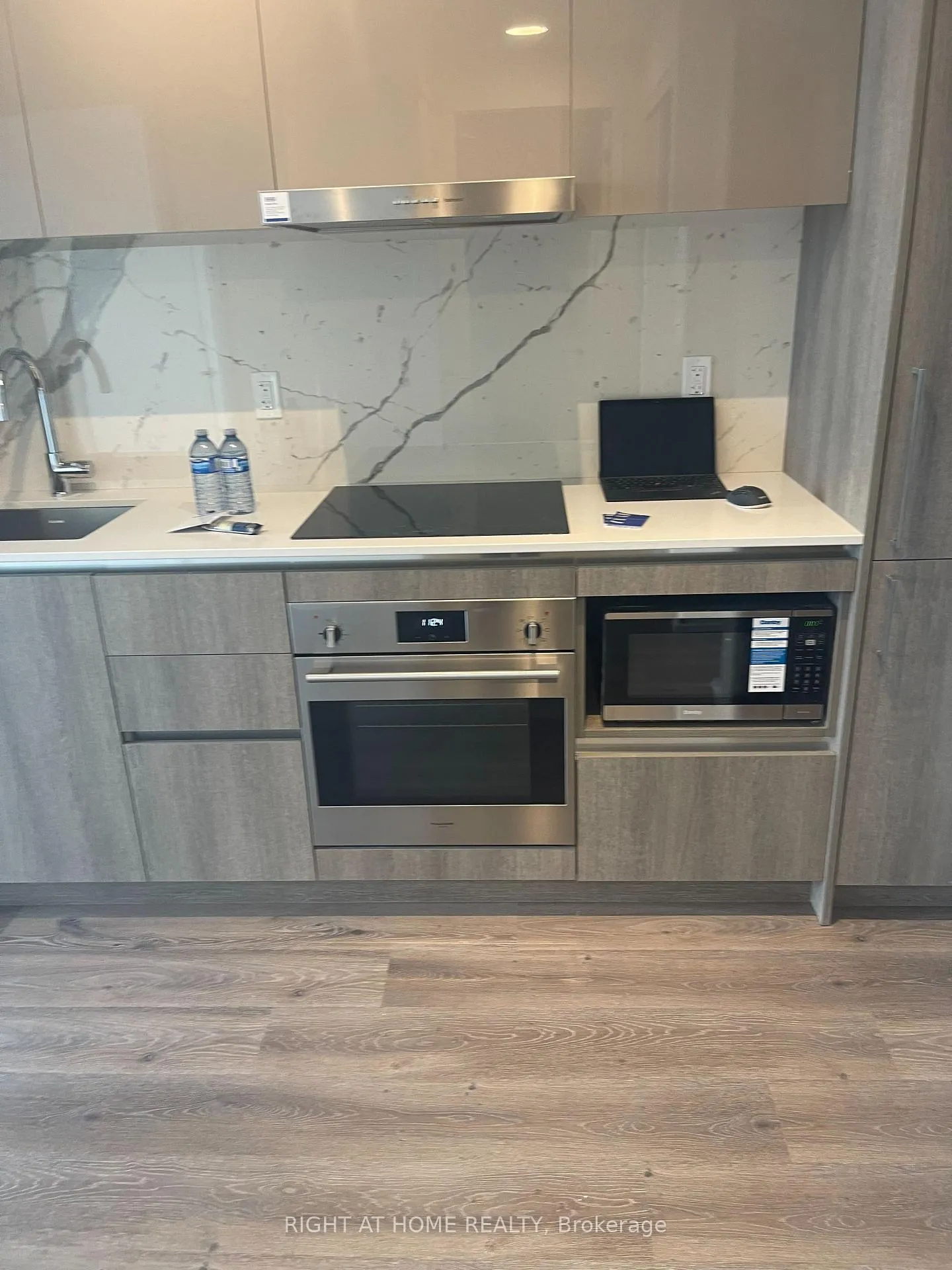 Photo 8 of Unit 5010, 225 Commerce Street, Vaughan, Vaughan Corporate Centre — HOMEH