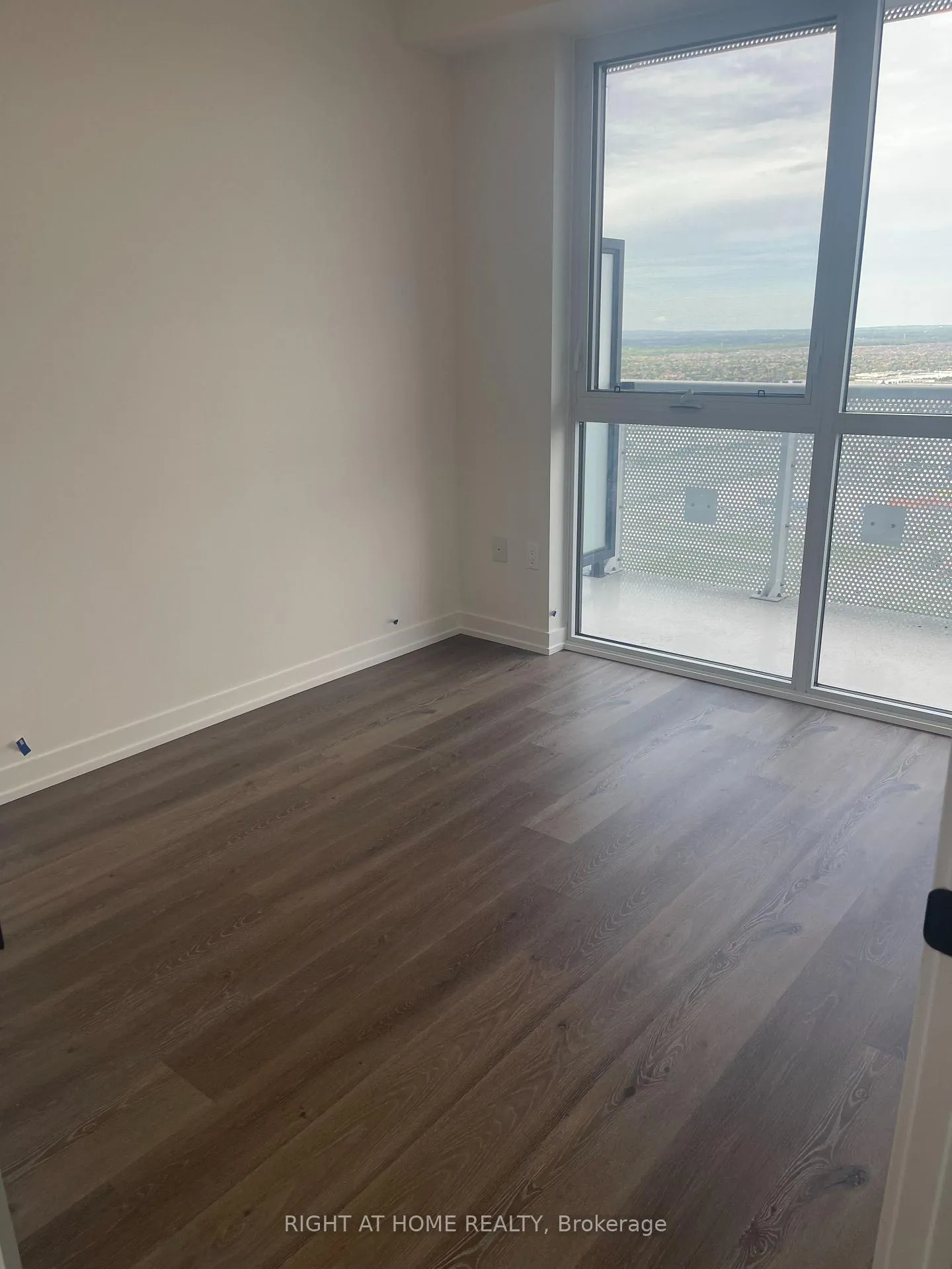 Photo 9 of Unit 5010, 225 Commerce Street, Vaughan, Vaughan Corporate Centre — HOMEH