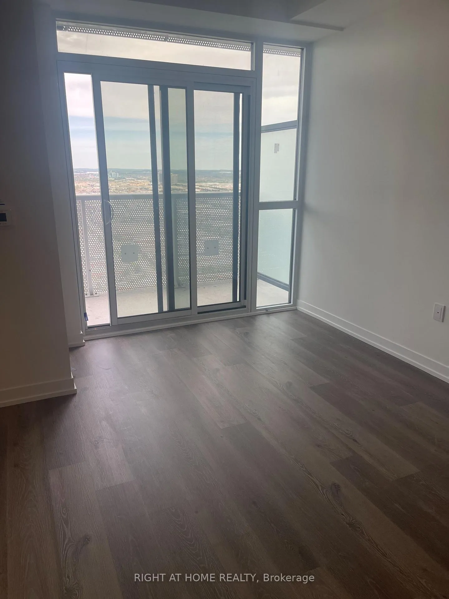 Photo 10 of Unit 5010, 225 Commerce Street, Vaughan, Vaughan Corporate Centre — HOMEH