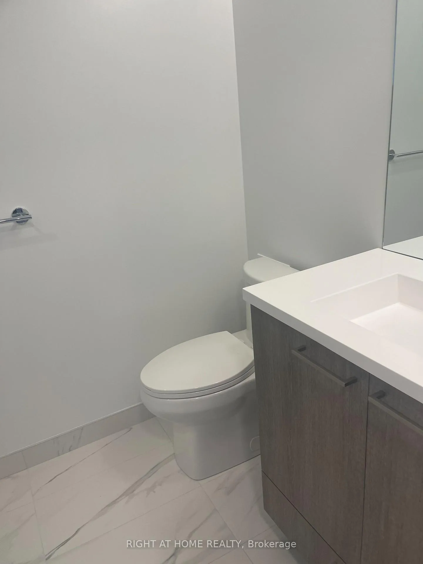 Photo 12 of Unit 5010, 225 Commerce Street, Vaughan, Vaughan Corporate Centre — HOMEH