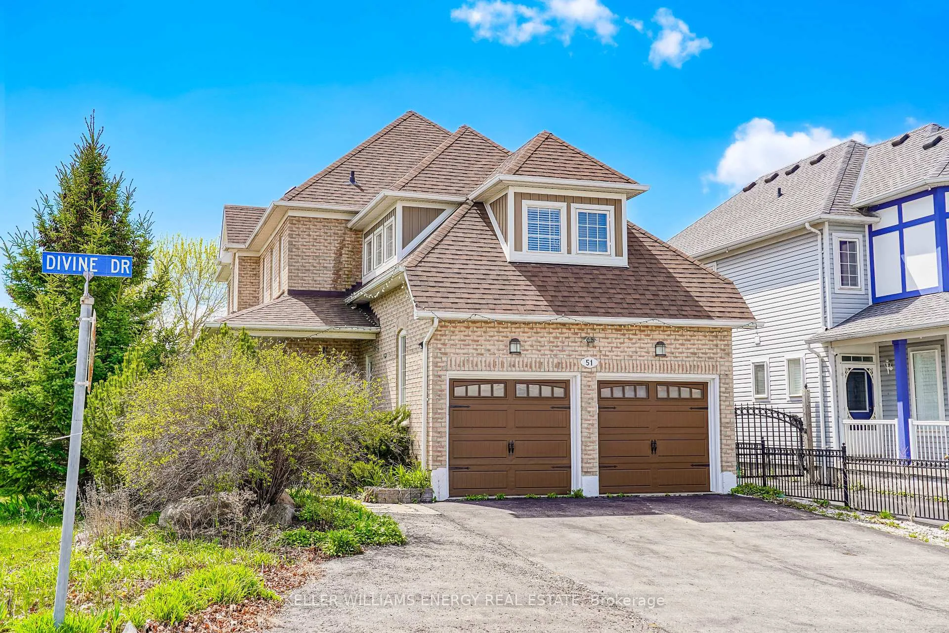 Photo 2 of 51 Divine Drive, Whitby, Rolling Acres — HOMEH