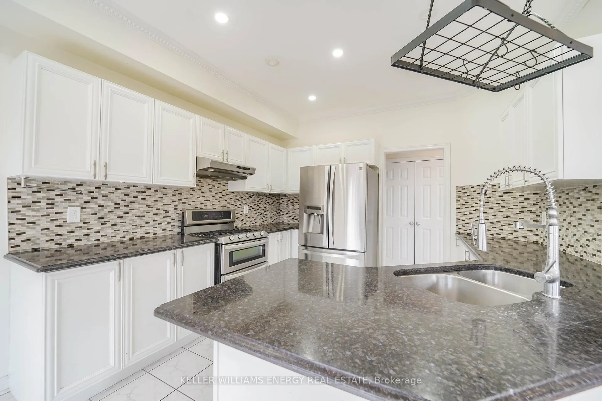 Photo 9 of 51 Divine Drive, Whitby, Rolling Acres — HOMEH