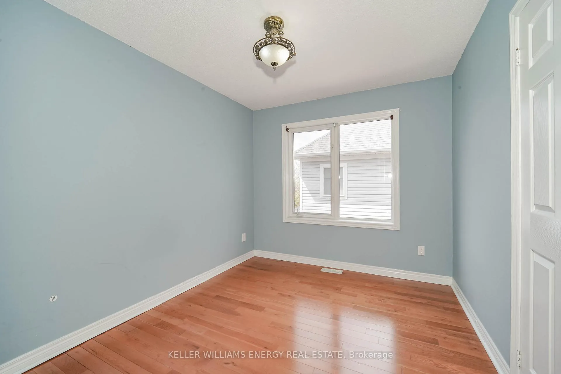 Photo 18 of 51 Divine Drive, Whitby, Rolling Acres — HOMEH