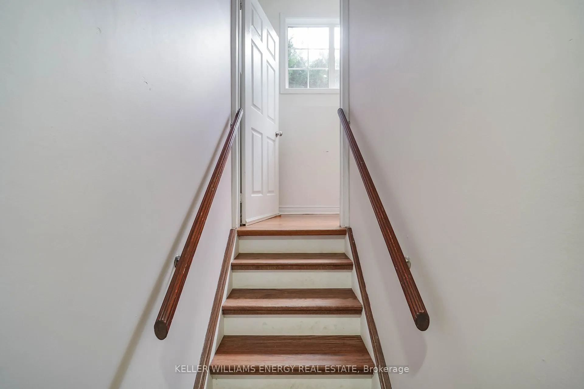 Photo 26 of 51 Divine Drive, Whitby, Rolling Acres — HOMEH