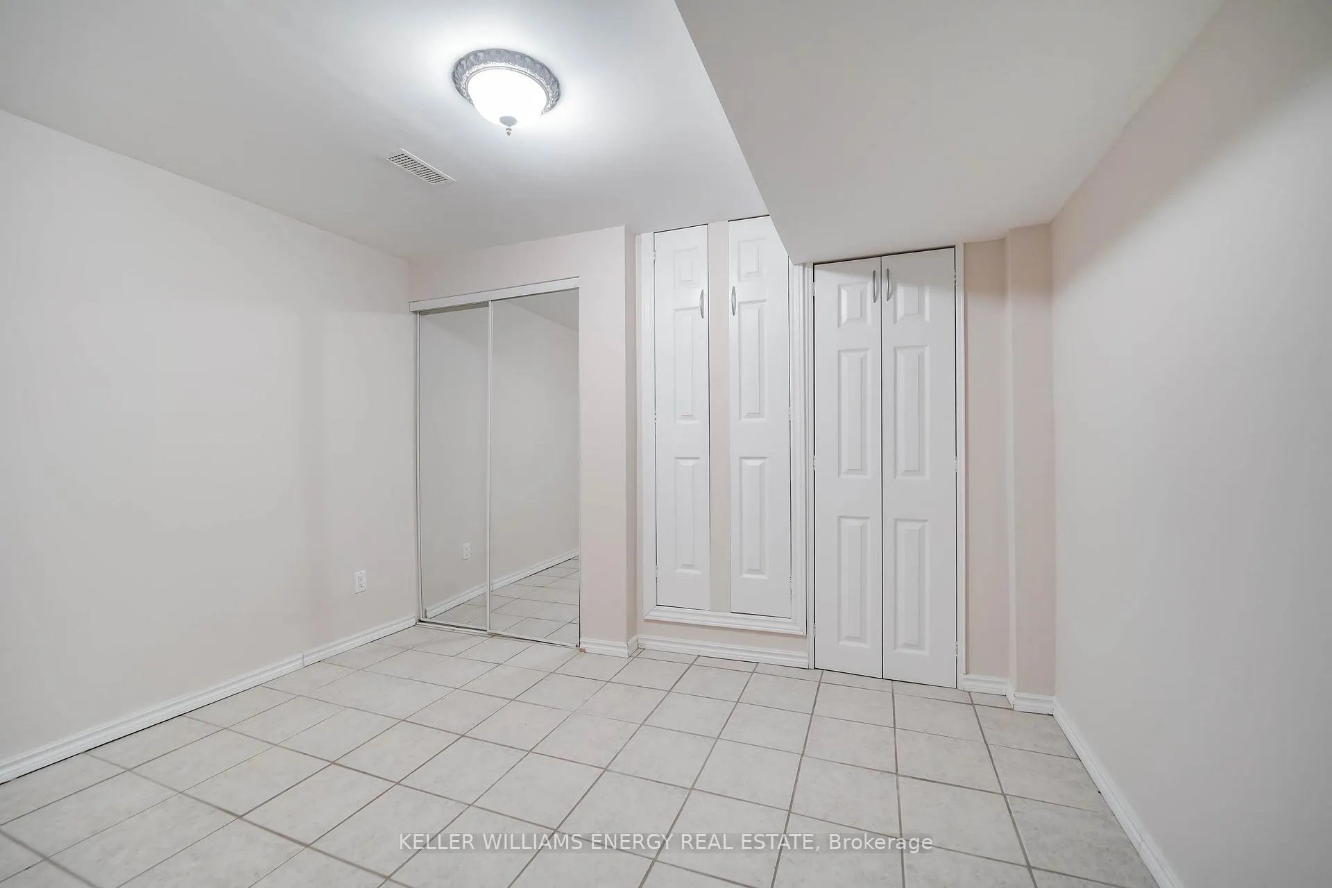 Photo 32 of 51 Divine Drive, Whitby, Rolling Acres — HOMEH