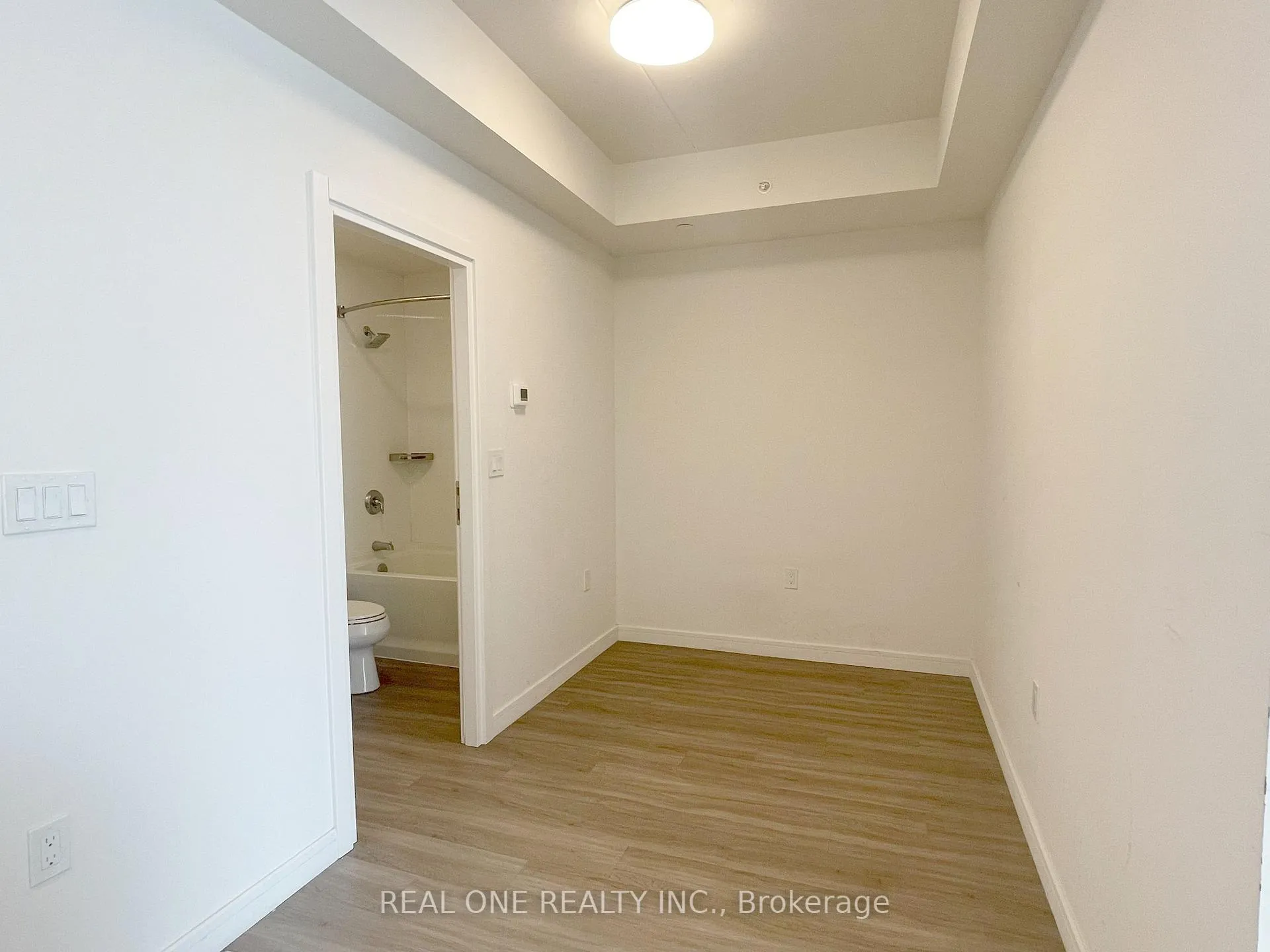 Photo 14 of Unit 1706, 49 Walnut Street S, Hamilton, Corktown — HOMEH