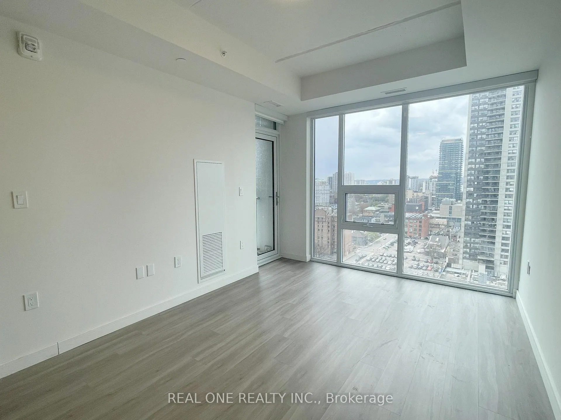 Photo 18 of Unit 1706, 49 Walnut Street S, Hamilton, Corktown — HOMEH