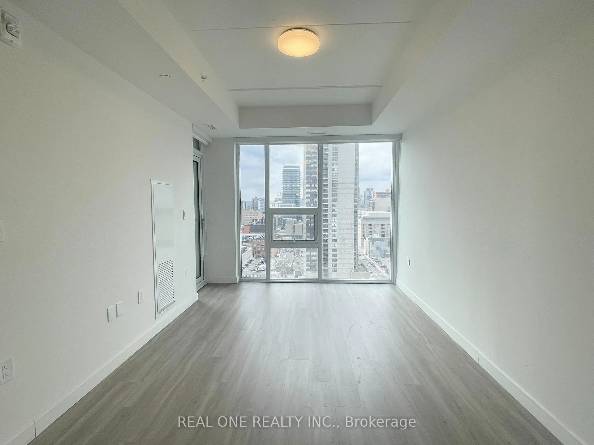 Photo 19 of Unit 1706, 49 Walnut Street S, Hamilton, Corktown — HOMEH