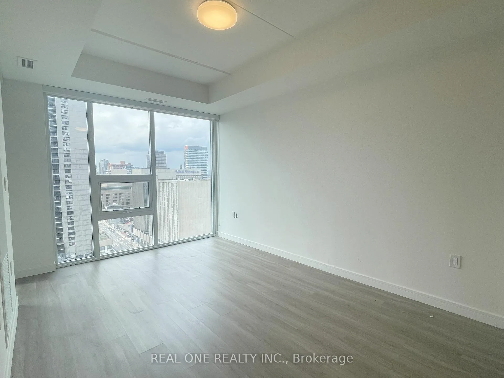 Photo 20 of Unit 1706, 49 Walnut Street S, Hamilton, Corktown — HOMEH