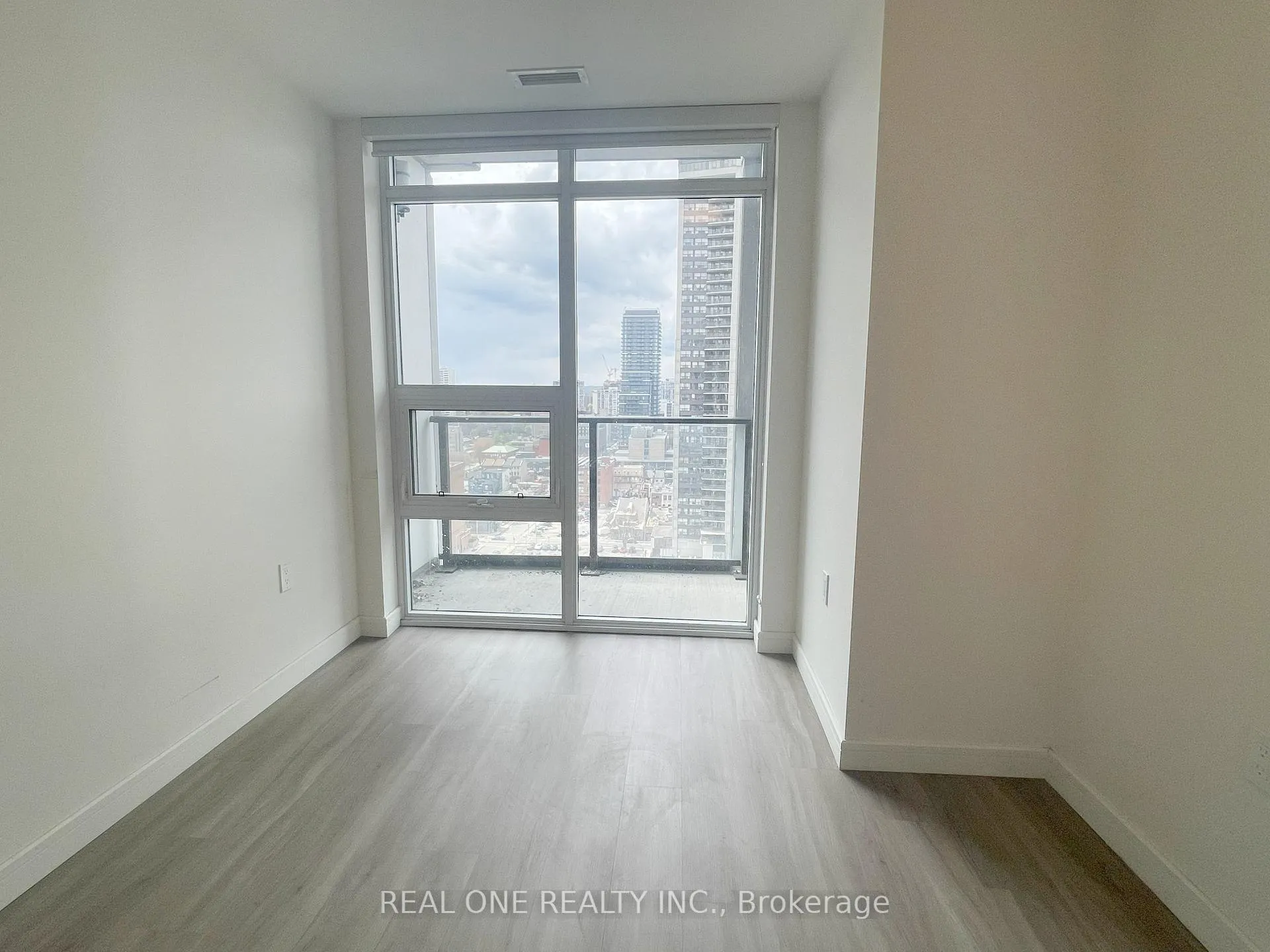 Photo 22 of Unit 1706, 49 Walnut Street S, Hamilton, Corktown — HOMEH