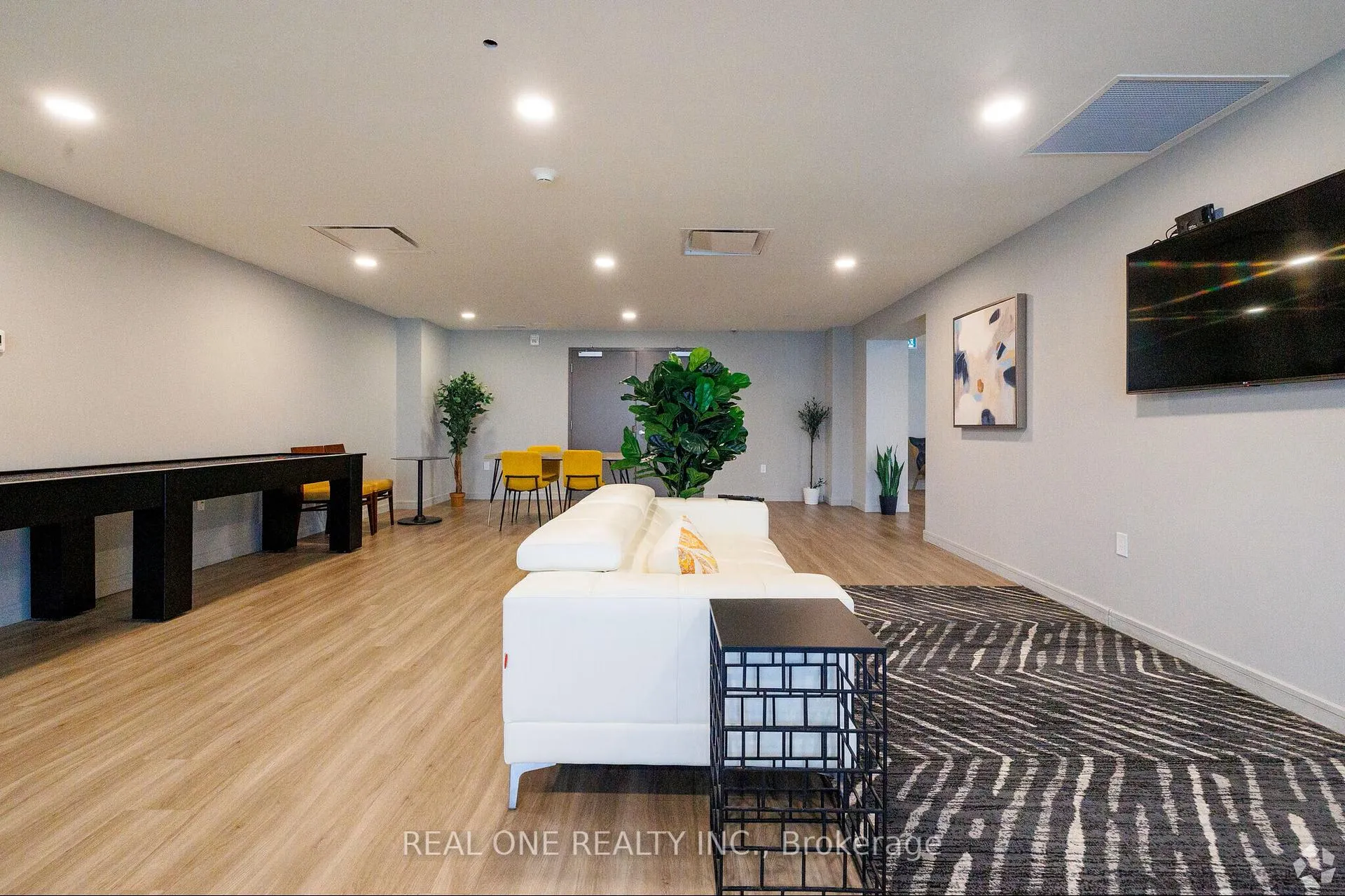 Photo 32 of Unit 1706, 49 Walnut Street S, Hamilton, Corktown — HOMEH