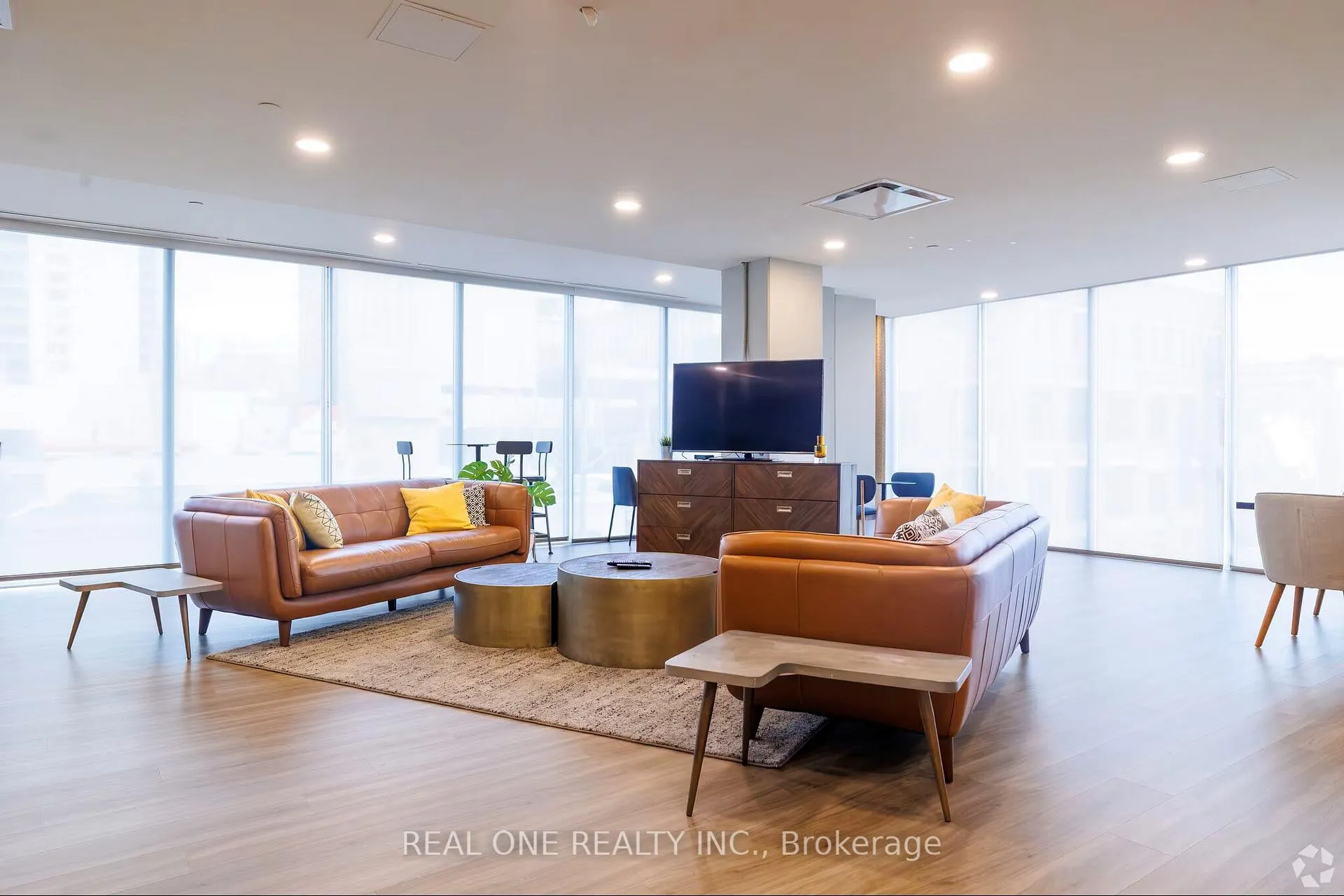 Photo 45 of Unit 1706, 49 Walnut Street S, Hamilton, Corktown — HOMEH