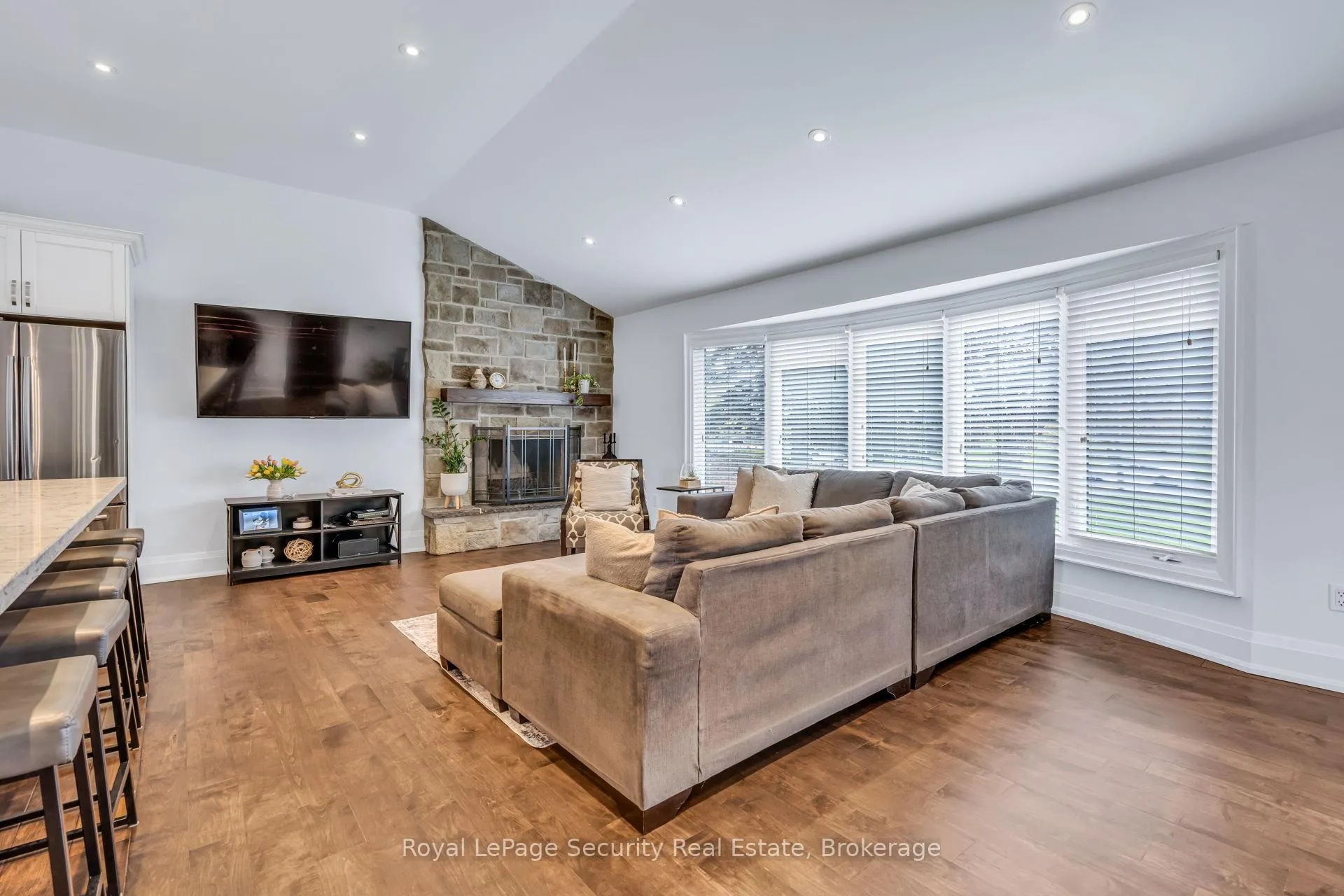 Photo 7 of 11310 Trafalgar Road, Halton Hills, Stewarttown — HOMEH