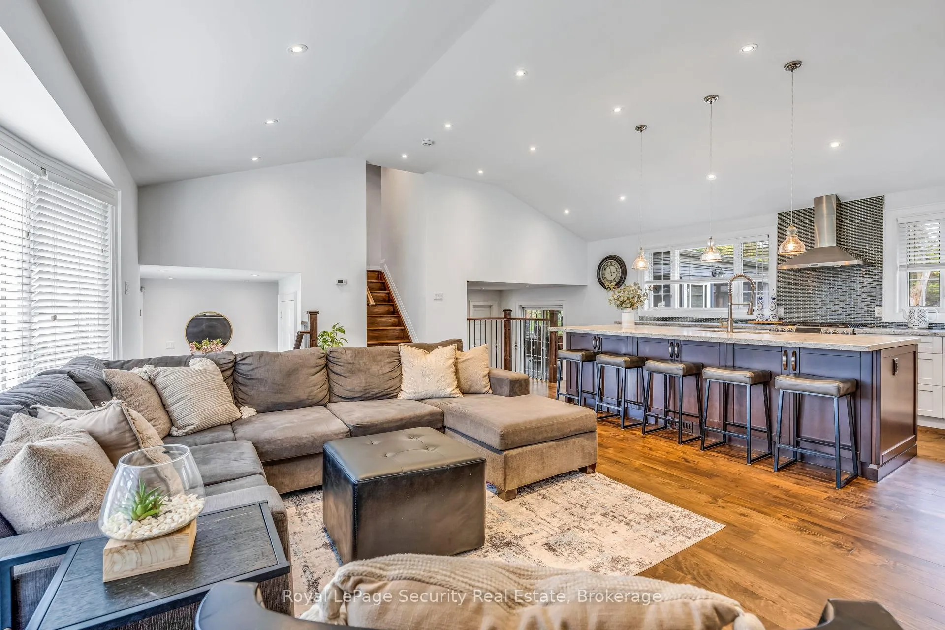 Photo 9 of 11310 Trafalgar Road, Halton Hills, Stewarttown — HOMEH