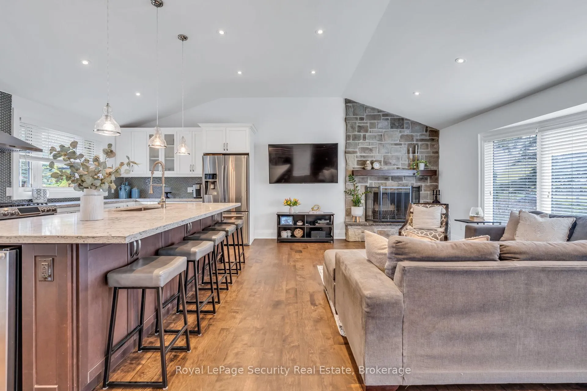 Photo 11 of 11310 Trafalgar Road, Halton Hills, Stewarttown — HOMEH