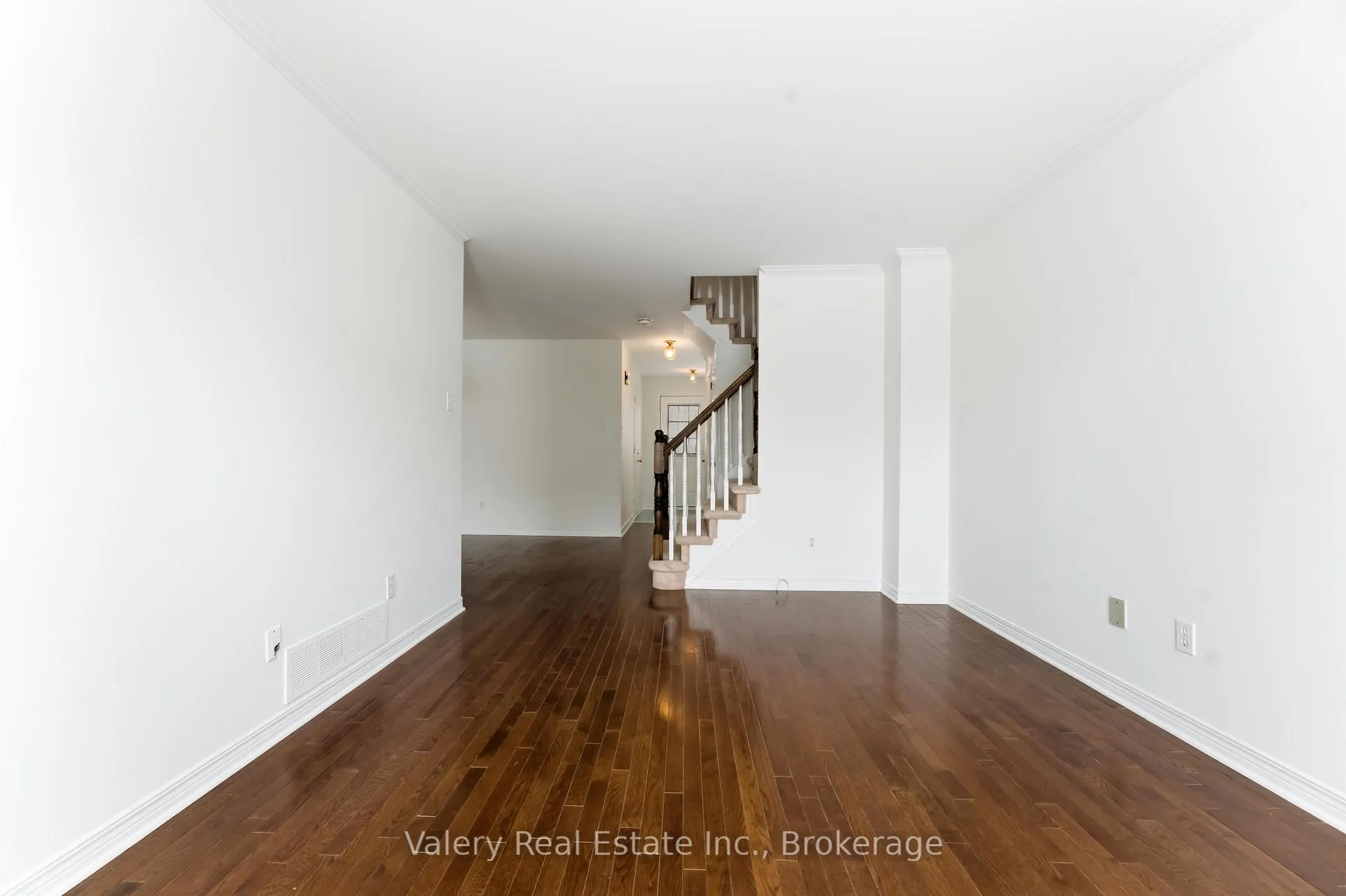 Photo 10 of 62 Astoria Crescent, Ottawa, Barrhaven East — HOMEH