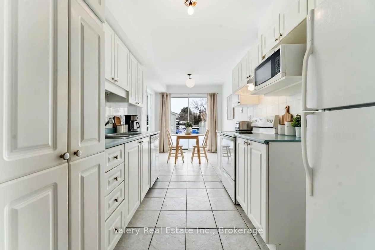 Photo 11 of 62 Astoria Crescent, Ottawa, Barrhaven East — HOMEH
