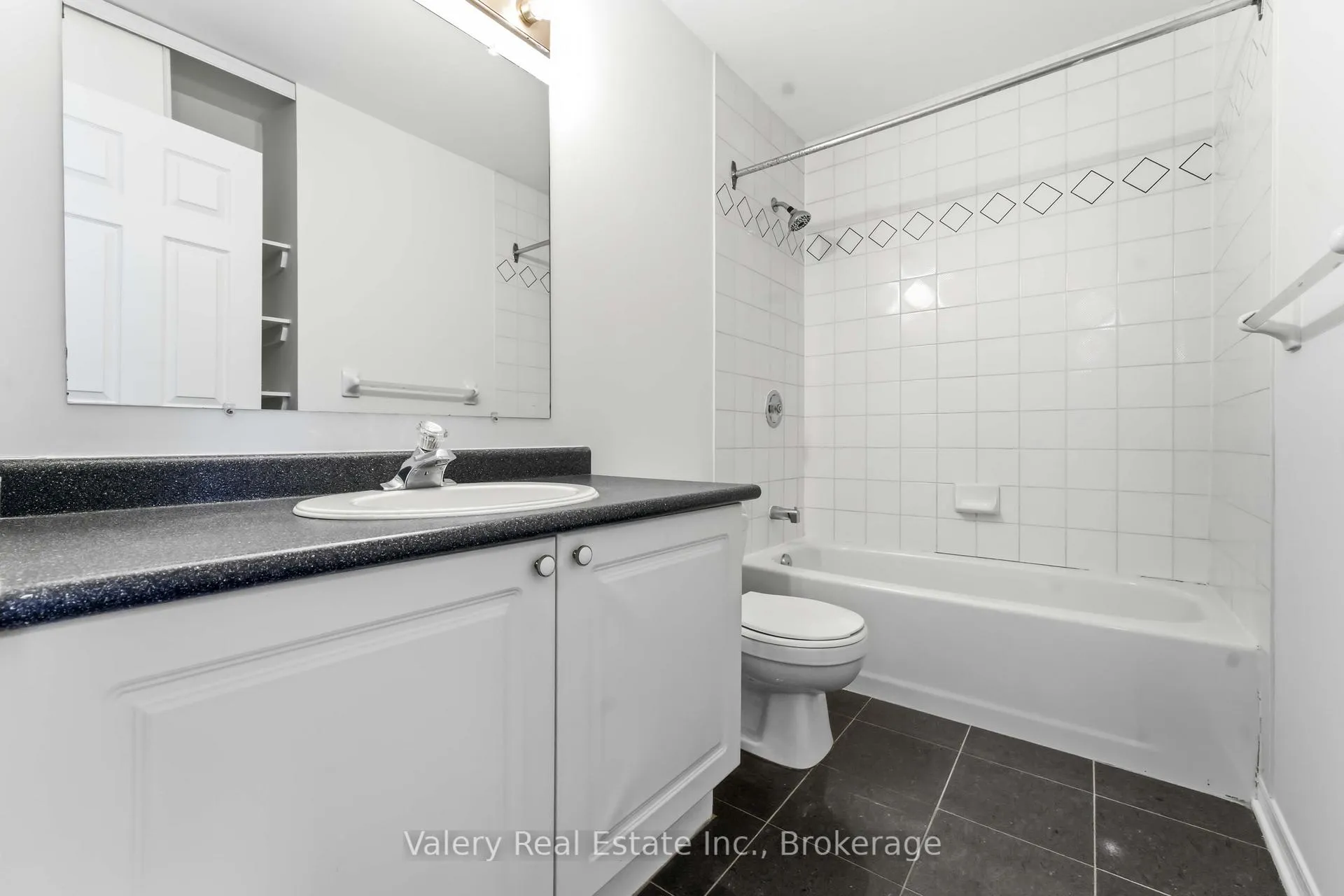 Photo 36 of 62 Astoria Crescent, Ottawa, Barrhaven East — HOMEH