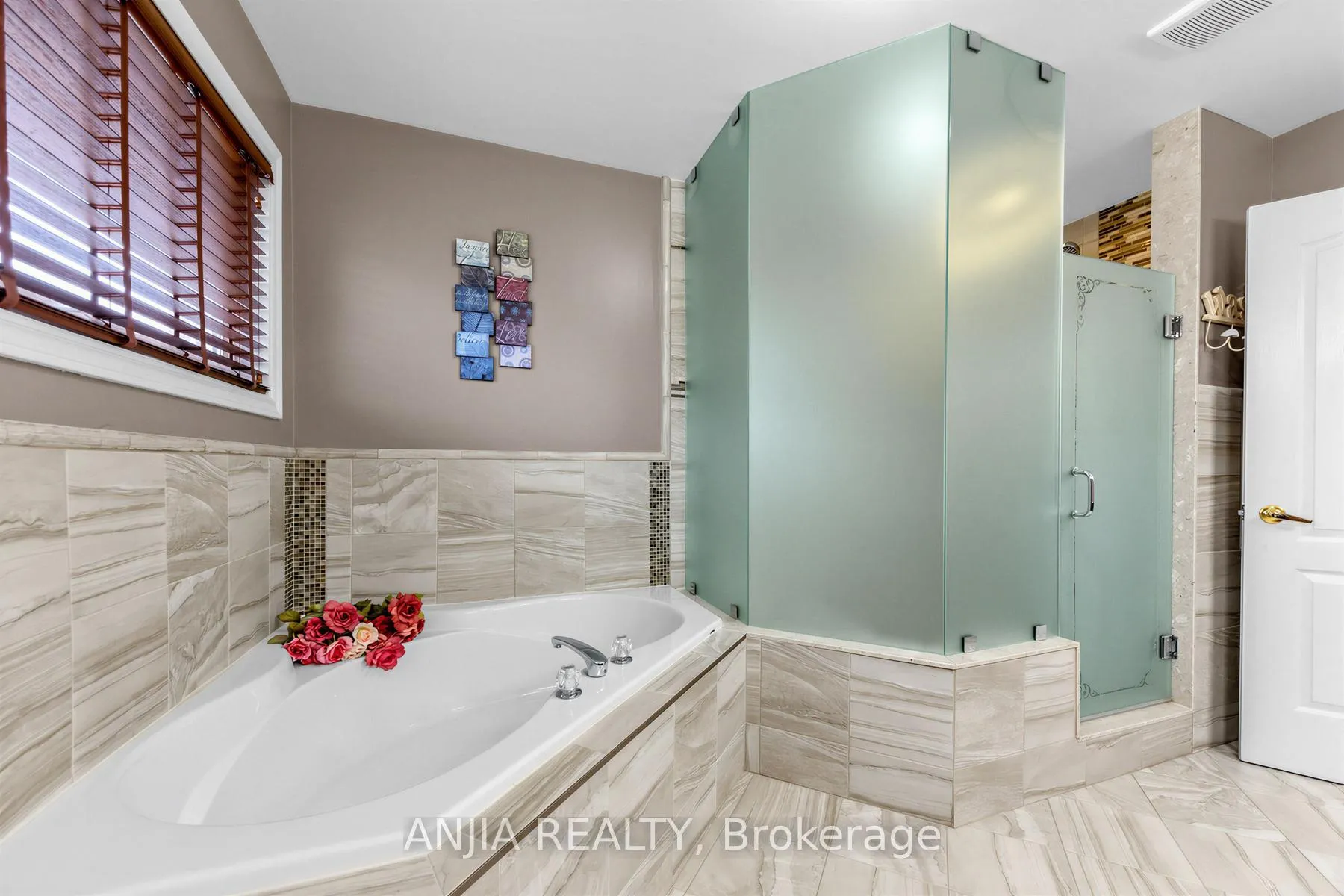 Photo 22 of 54 Stoneheath Crescent, Markham, Cachet — HOMEH
