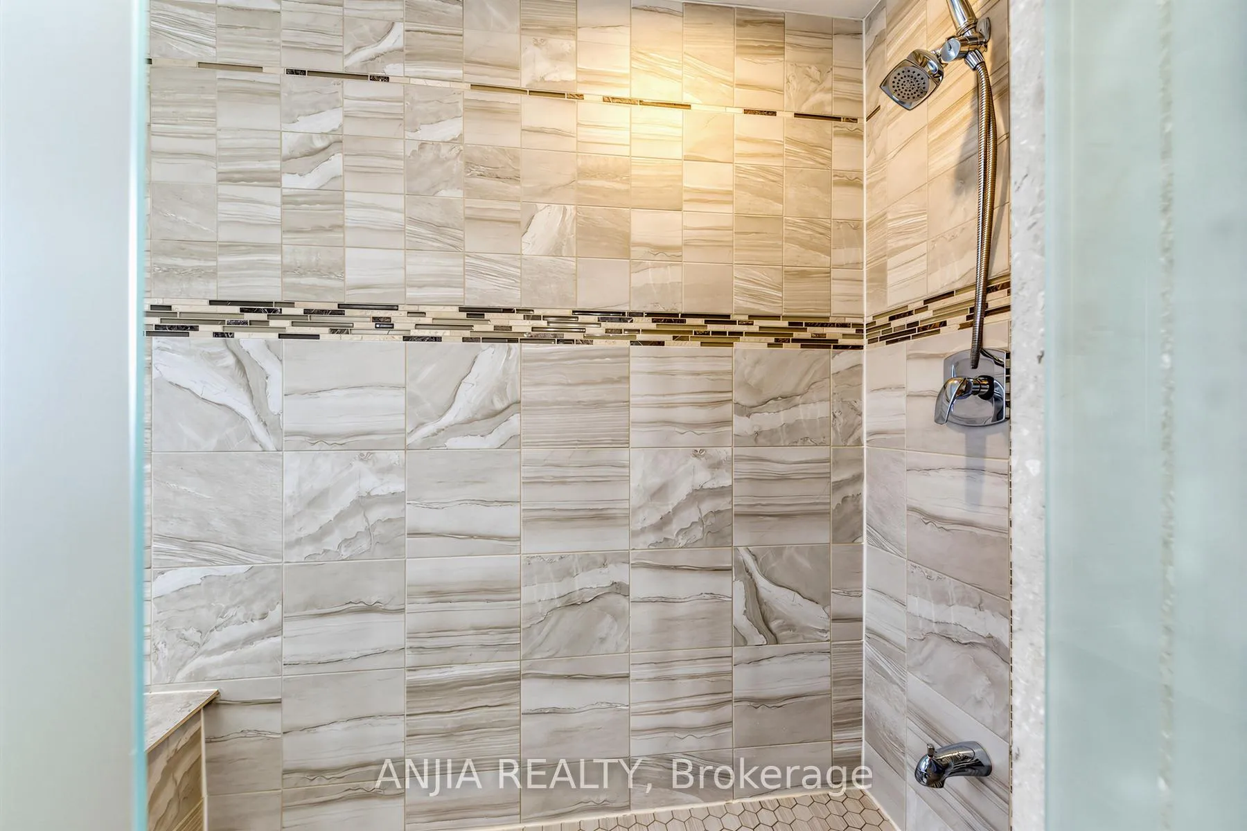 Photo 23 of 54 Stoneheath Crescent, Markham, Cachet — HOMEH
