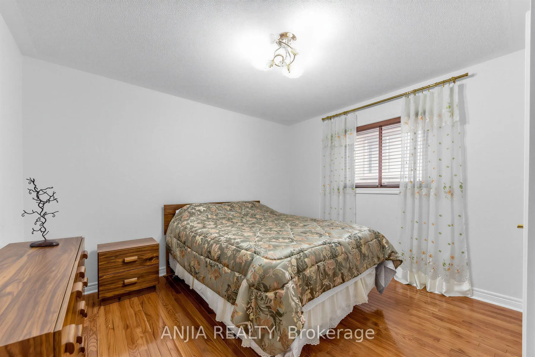 Photo 30 of 54 Stoneheath Crescent, Markham, Cachet — HOMEH