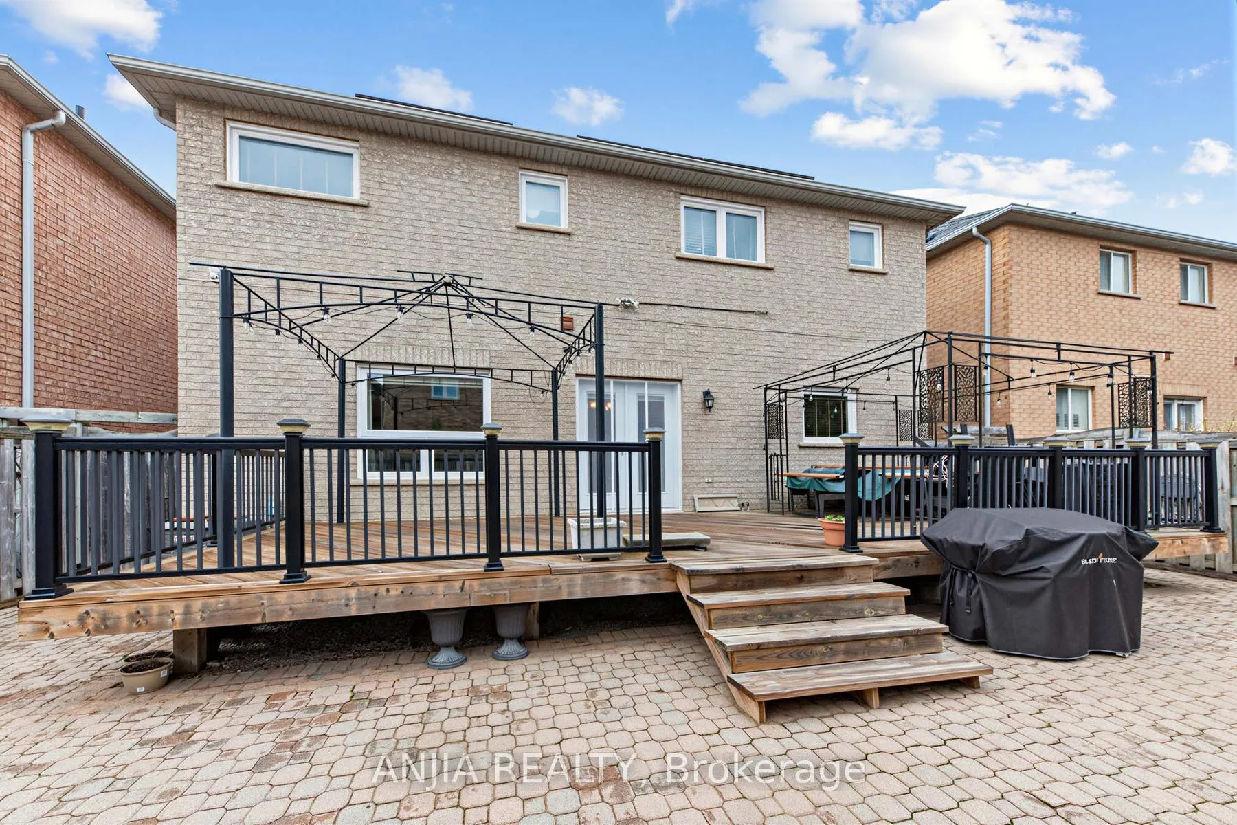 Photo 36 of 54 Stoneheath Crescent, Markham, Cachet — HOMEH