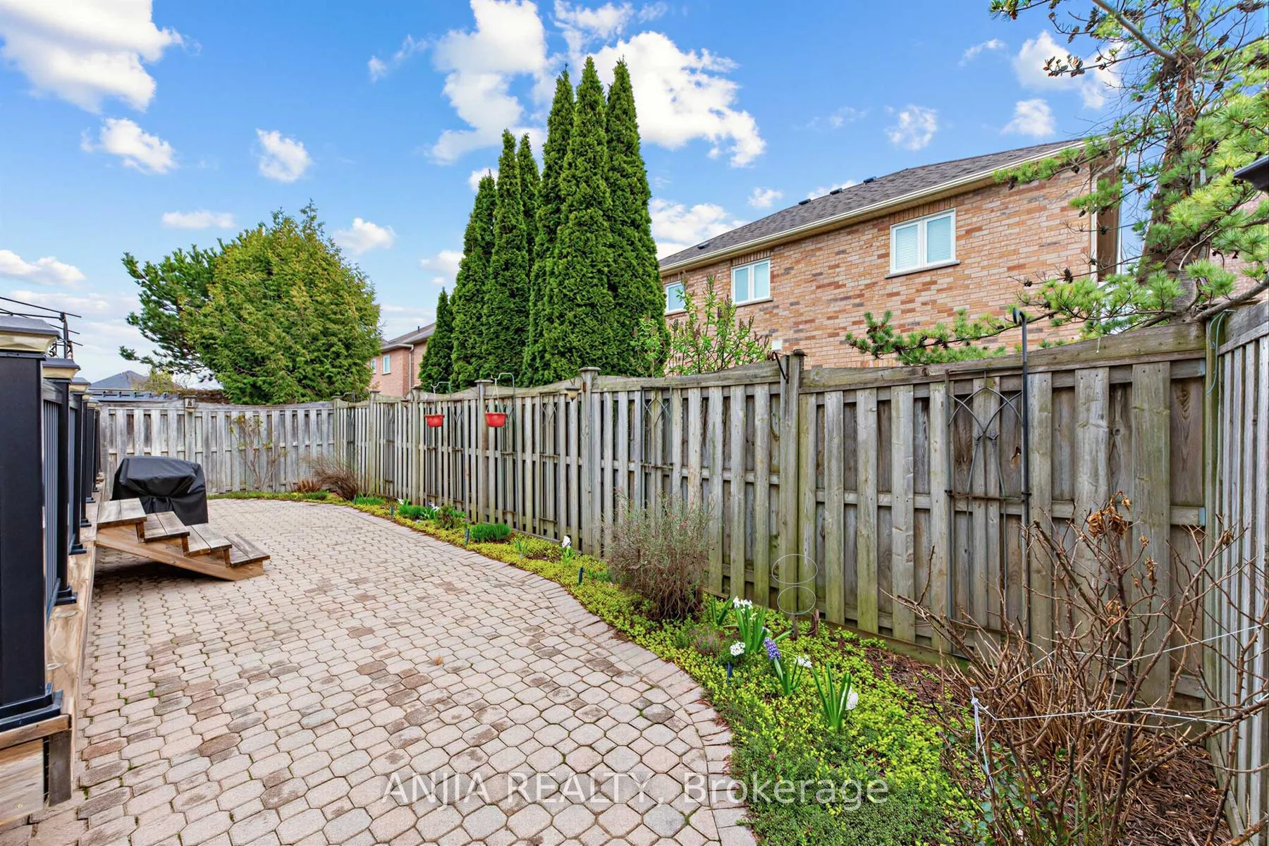 Photo 38 of 54 Stoneheath Crescent, Markham, Cachet — HOMEH