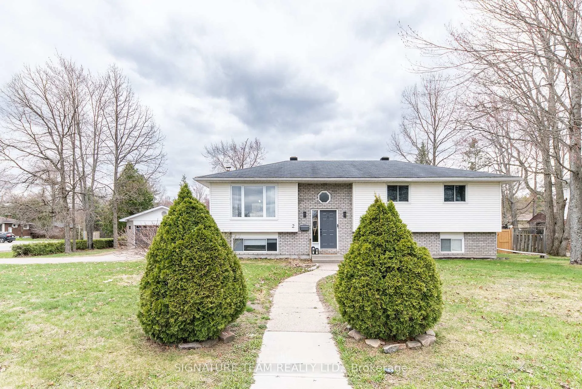 Photo 1 of 2 Lisa Crescent, Petawawa — HOMEH