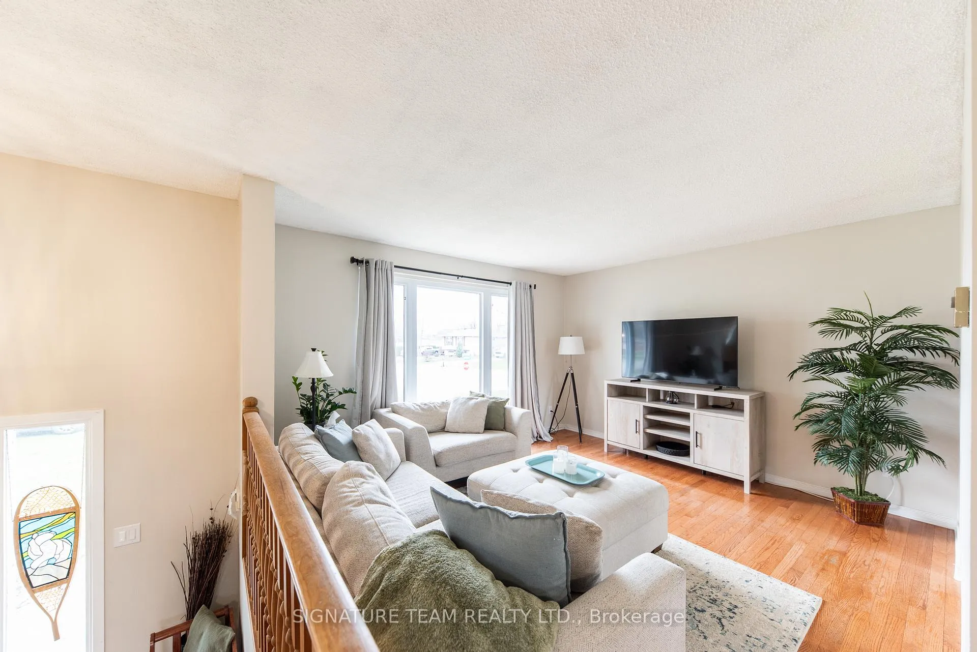 Photo 8 of 2 Lisa Crescent, Petawawa — HOMEH